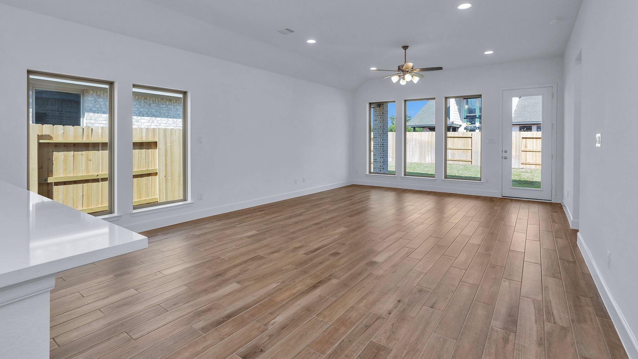 373 Mulberry Creek Street, Conroe Tx 77304 Property Photo 4