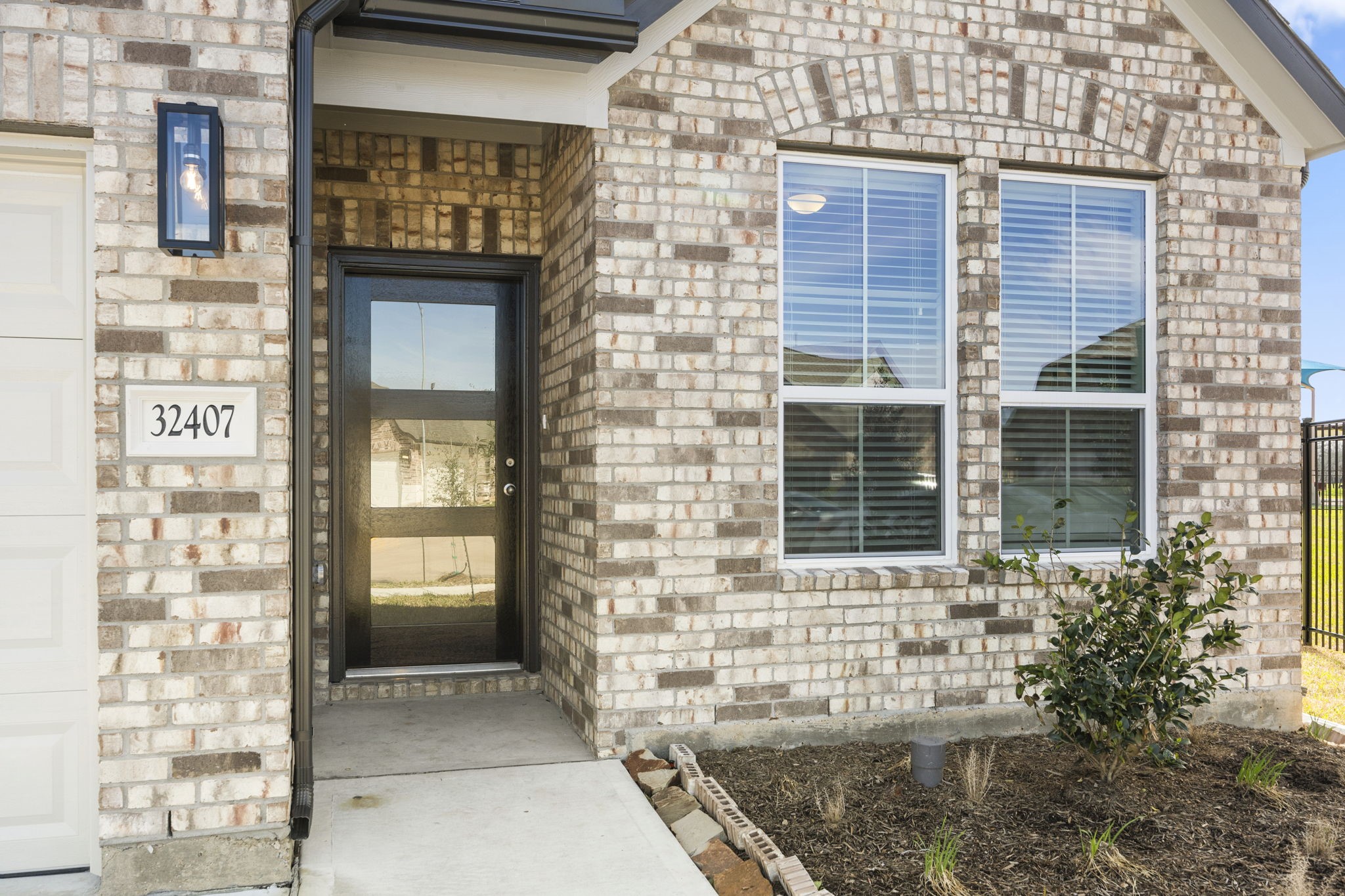 32407 Hamilton Crest Court Property Photo 4