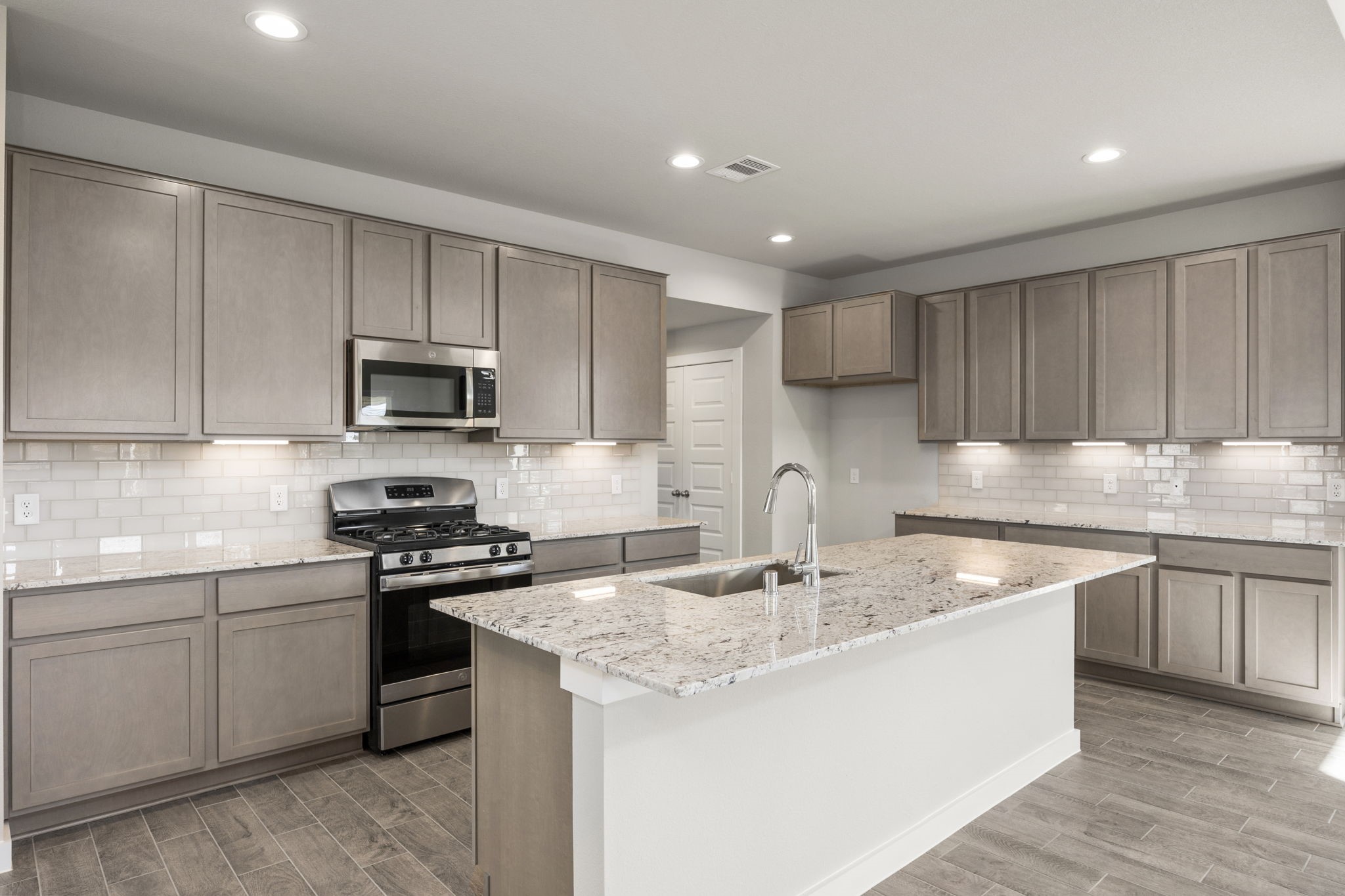 32407 Hamilton Crest Court Property Photo 16