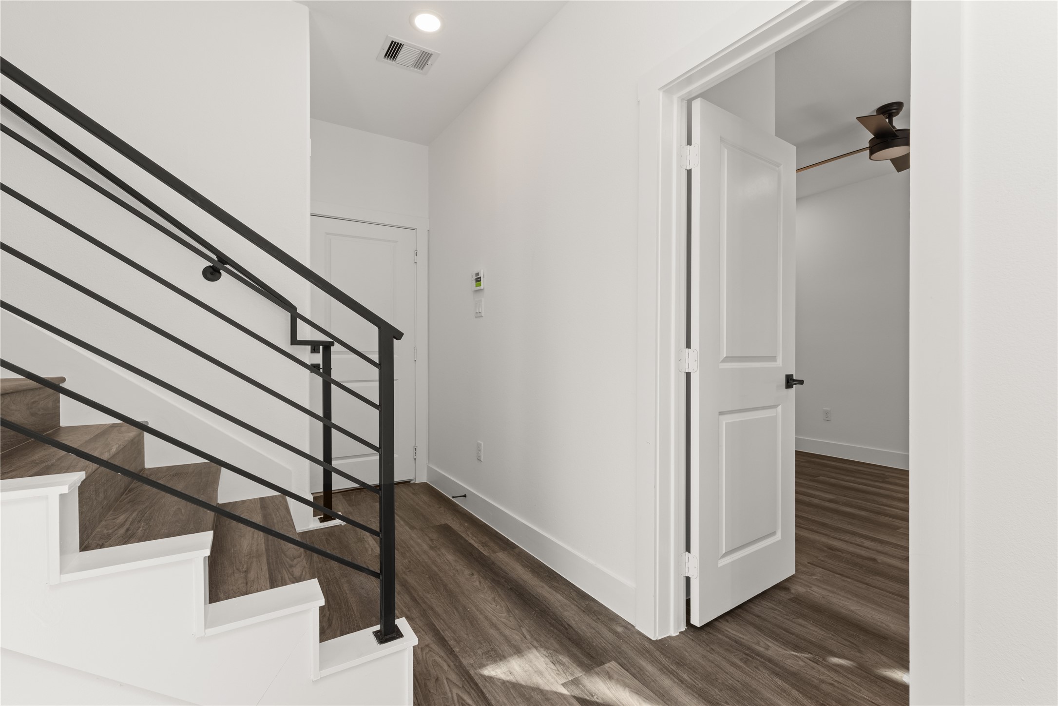 2709 Dennis Street Property Photo 5