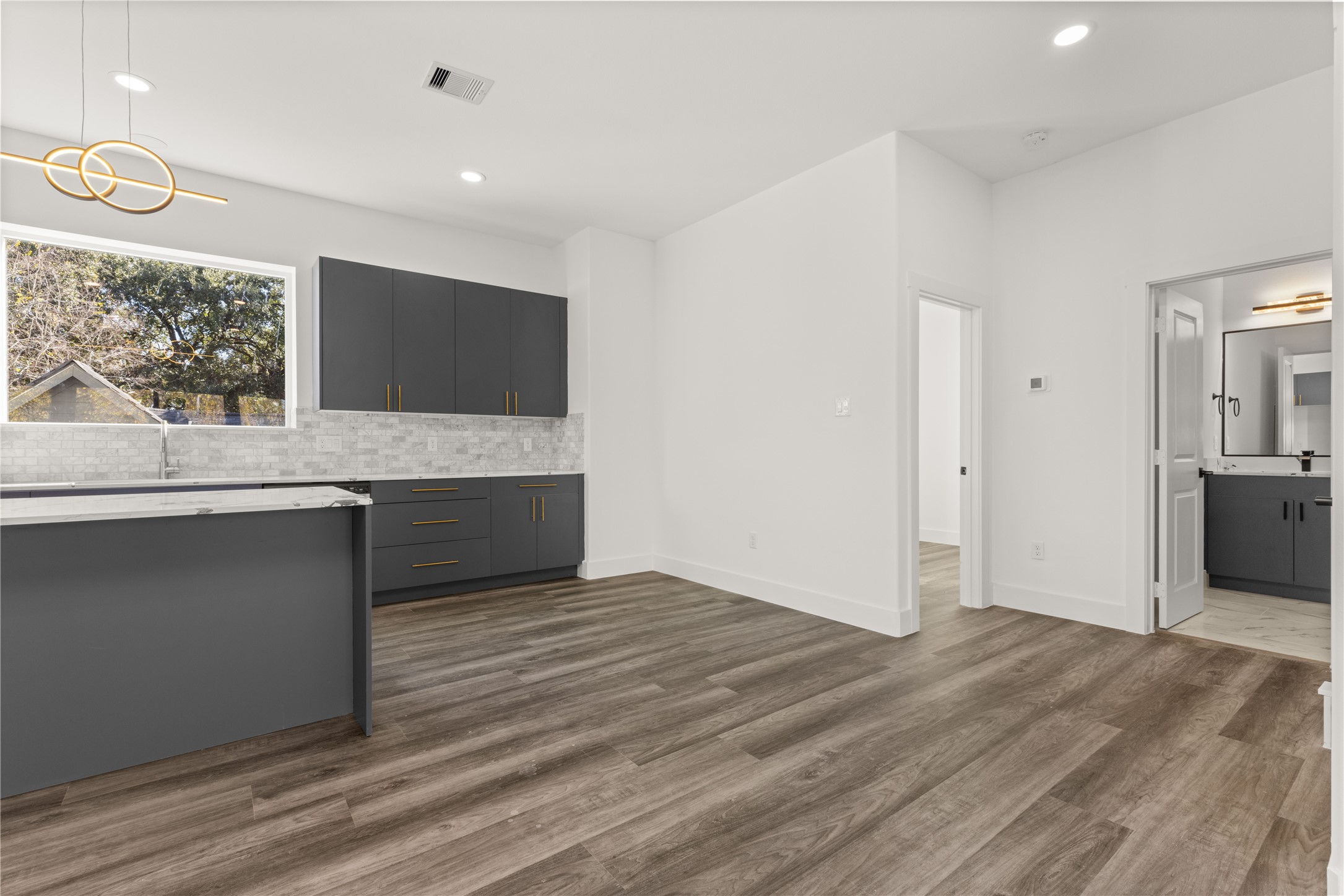 2709 Dennis Street Property Photo 13