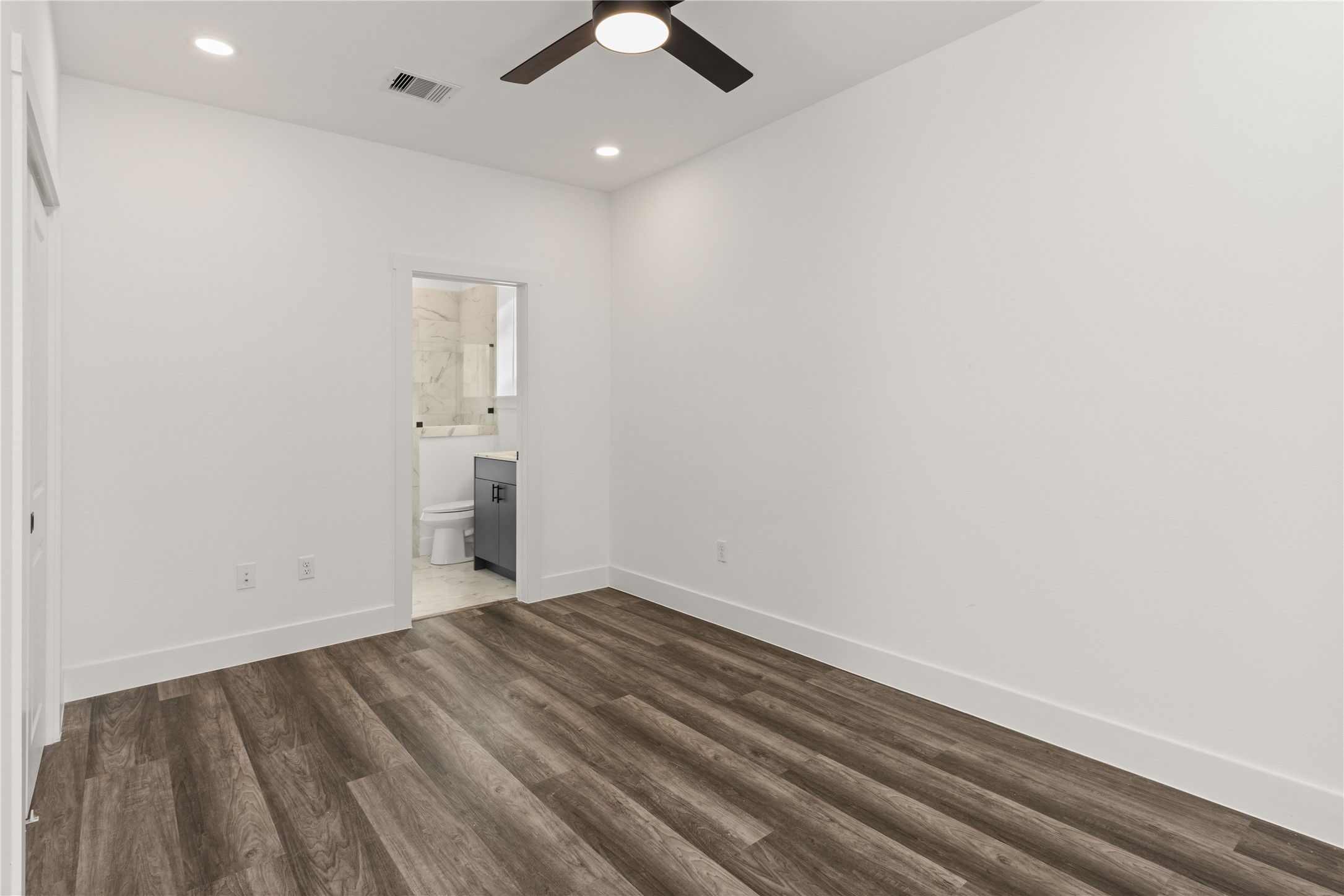 2709 Dennis Street Property Photo 15