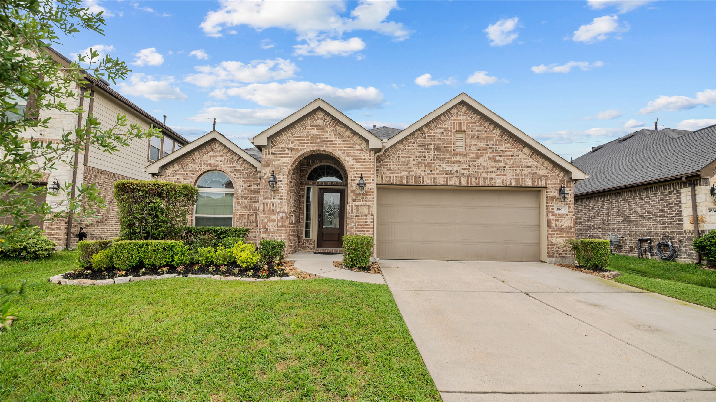 3864 Oakmist Bend Lane Property Photo 2