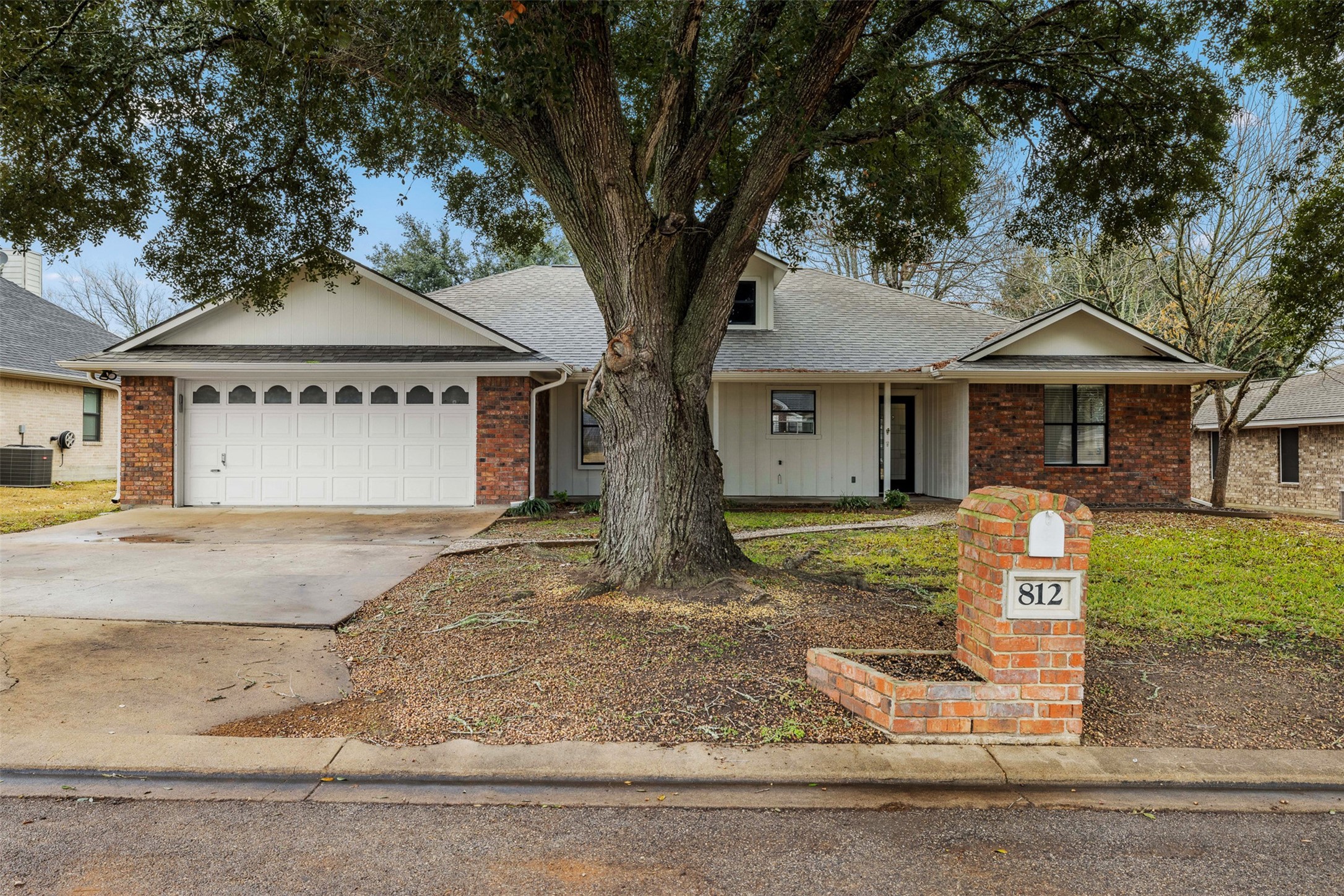 812 Woodson Drive Property Photo