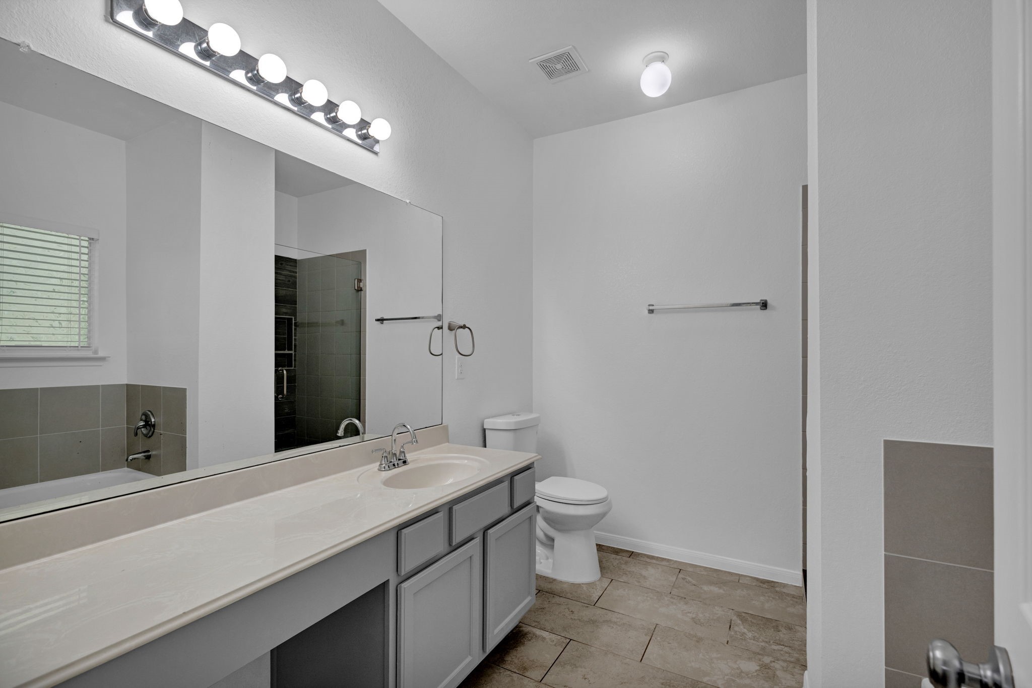 11926 Jelicoe Drive Property Photo 10