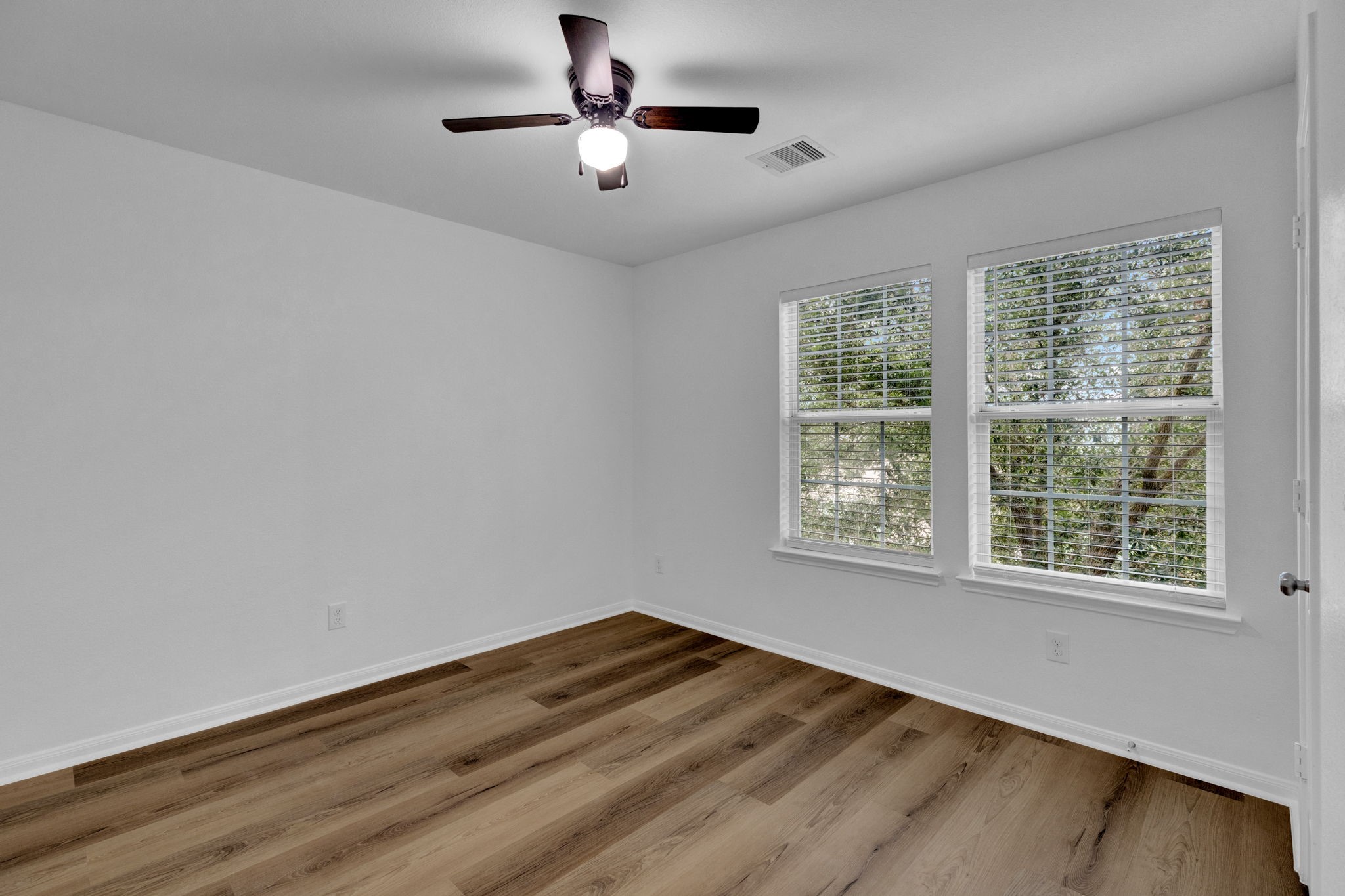 11926 Jelicoe Drive Property Photo 13