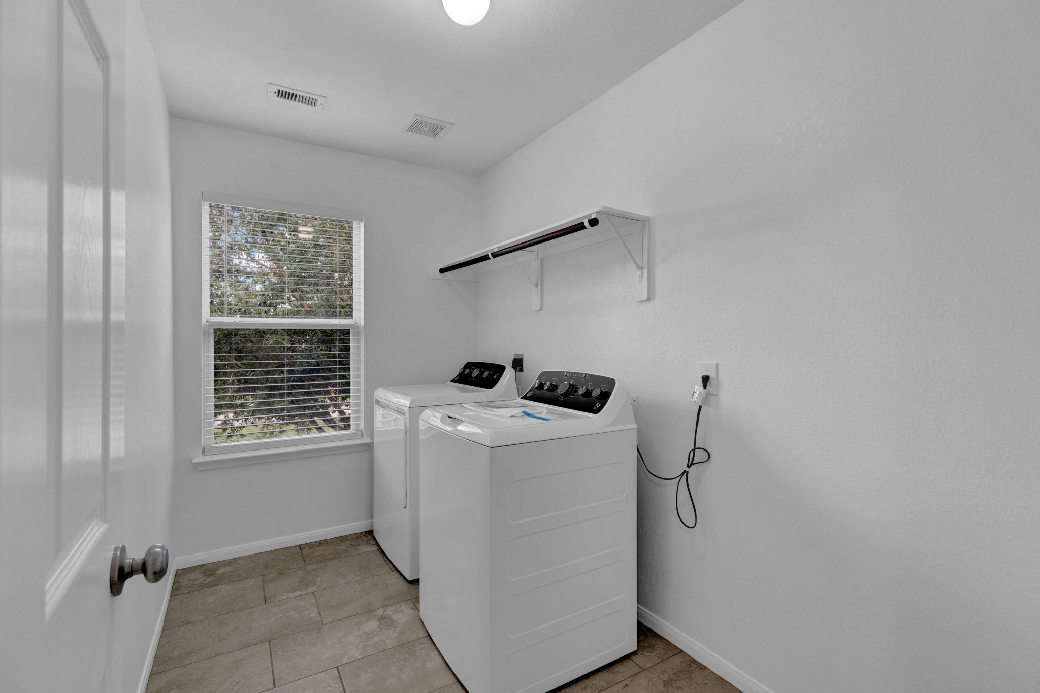 11926 Jelicoe Drive Property Photo 17