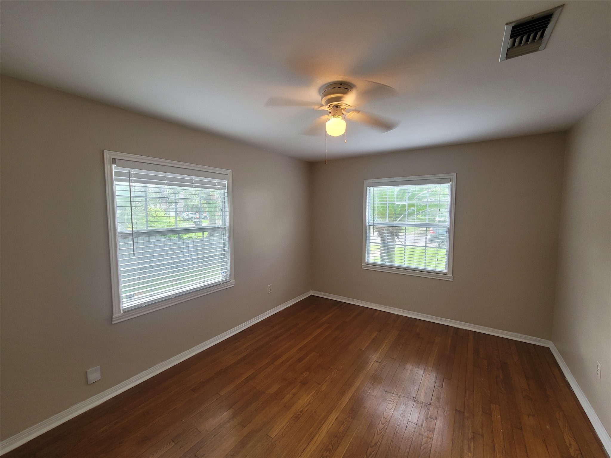114 Dolphin Avenue Property Photo 5