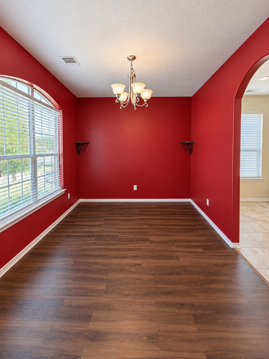 25027 Lakecrest Manor Drive Property Photo 4