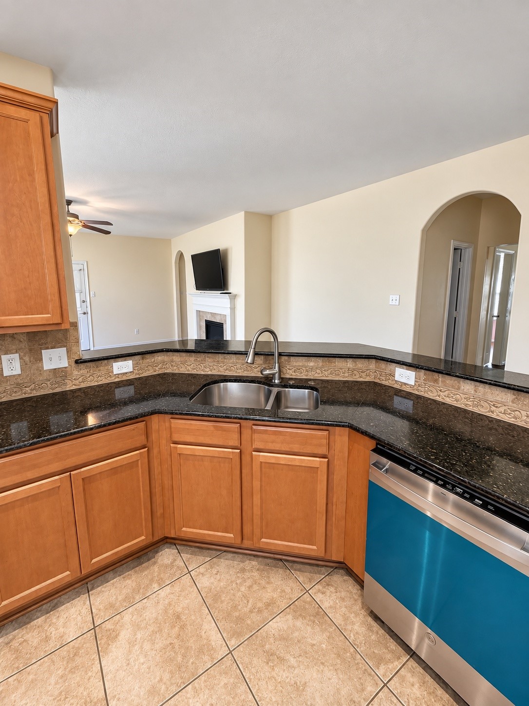 25027 Lakecrest Manor Drive Property Photo 7