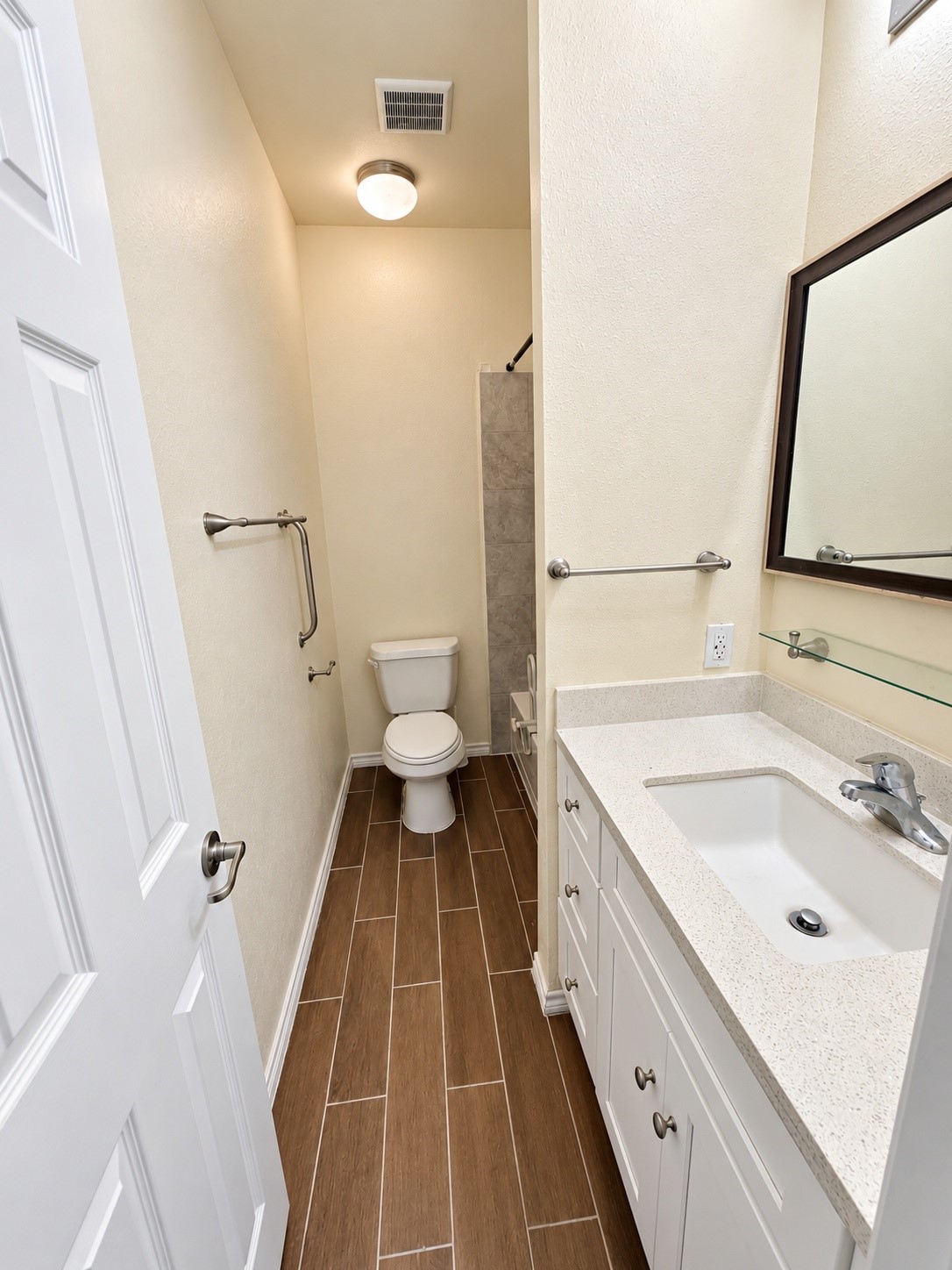 25027 Lakecrest Manor Drive Property Photo 9