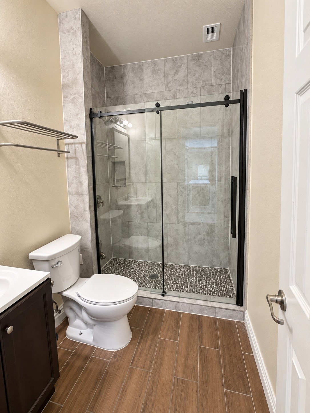 25027 Lakecrest Manor Drive Property Photo 12
