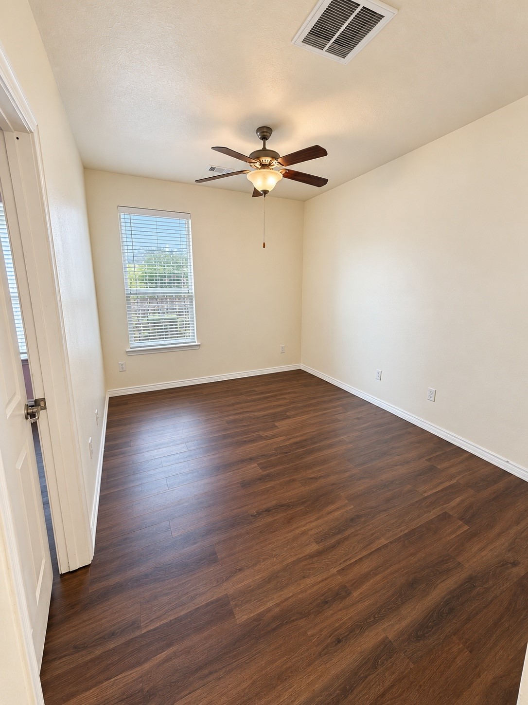 25027 Lakecrest Manor Drive Property Photo 14