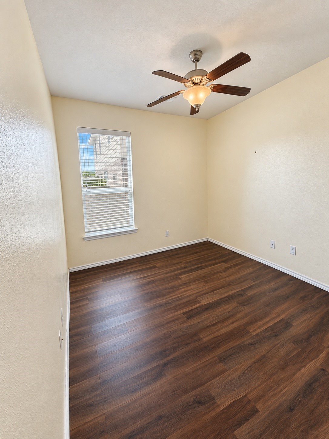 25027 Lakecrest Manor Drive Property Photo 16