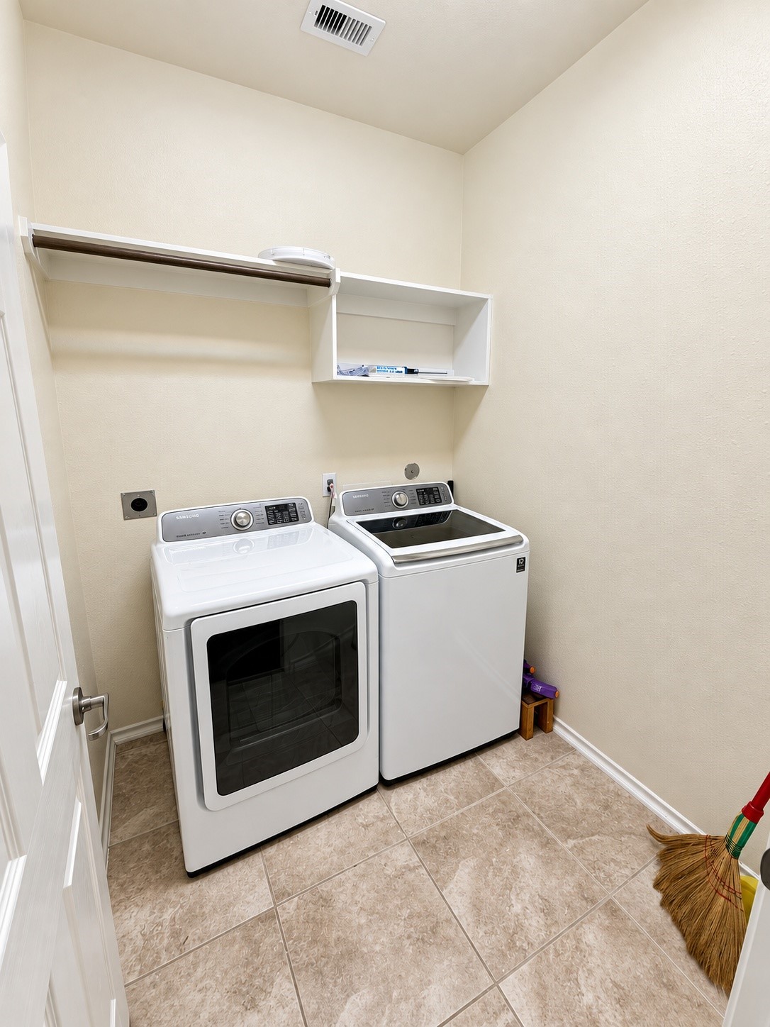 25027 Lakecrest Manor Drive Property Photo 17