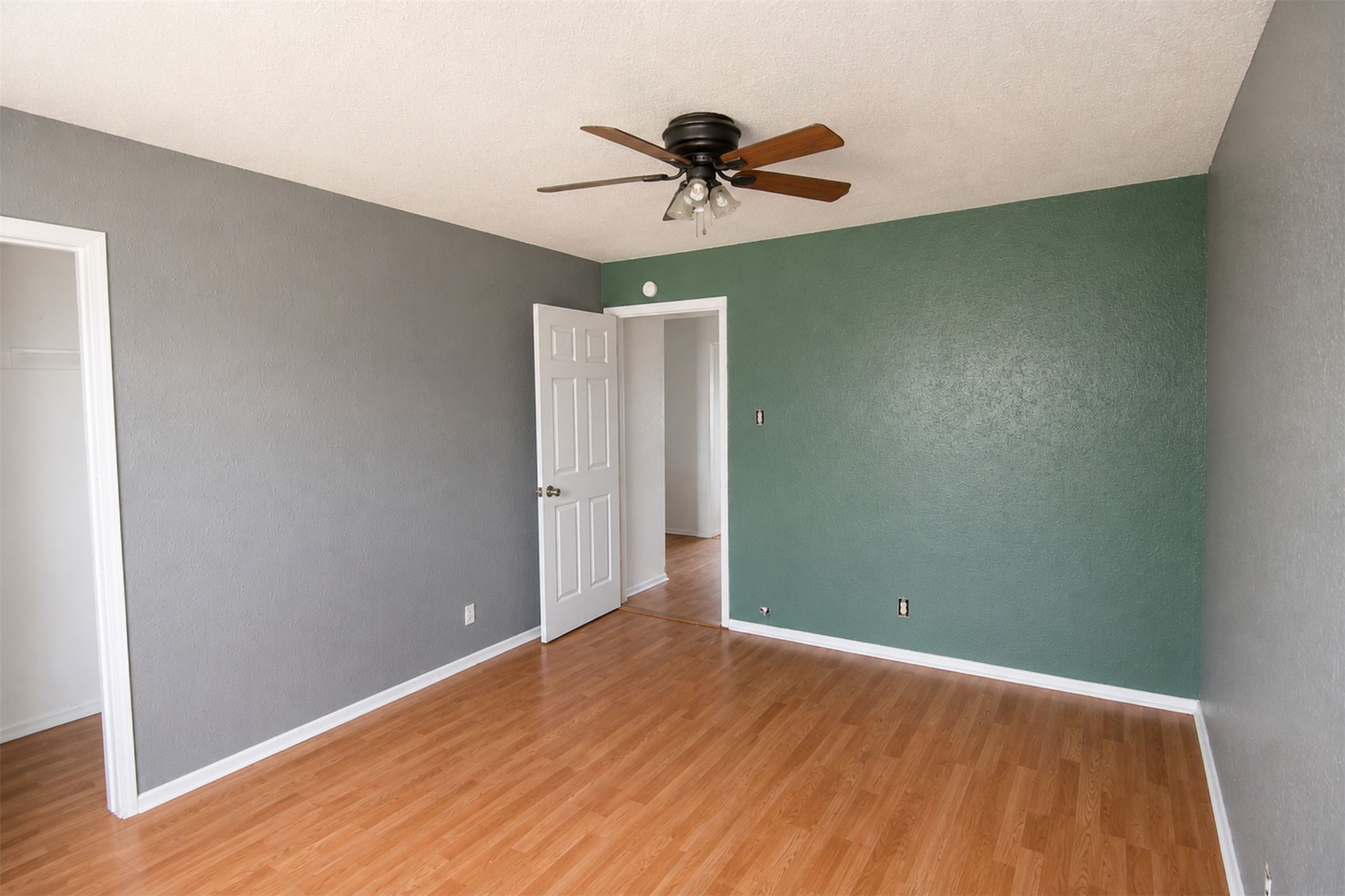 1206 30th Street 4 Property Photo 9