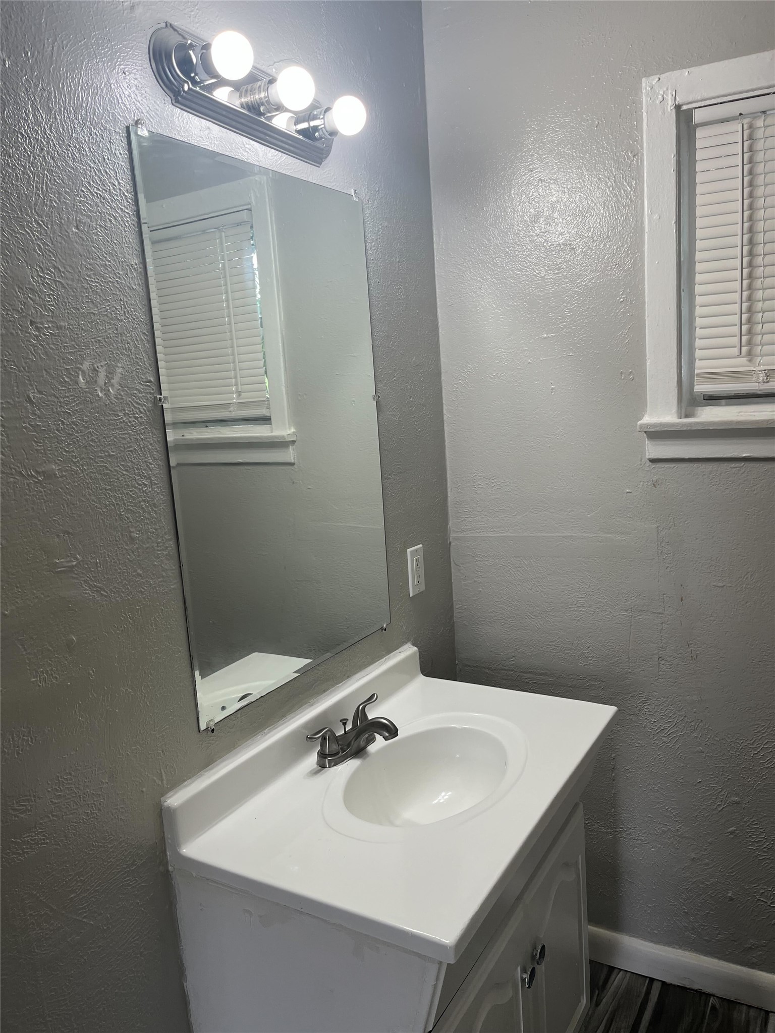 5532 Eskridge 6 Property Photo 10
