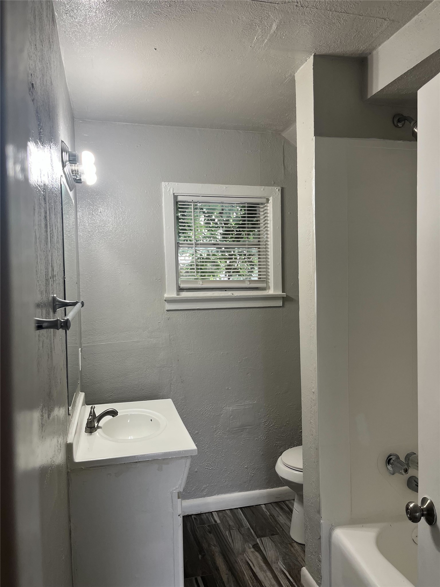 5532 Eskridge 6 Property Photo 11