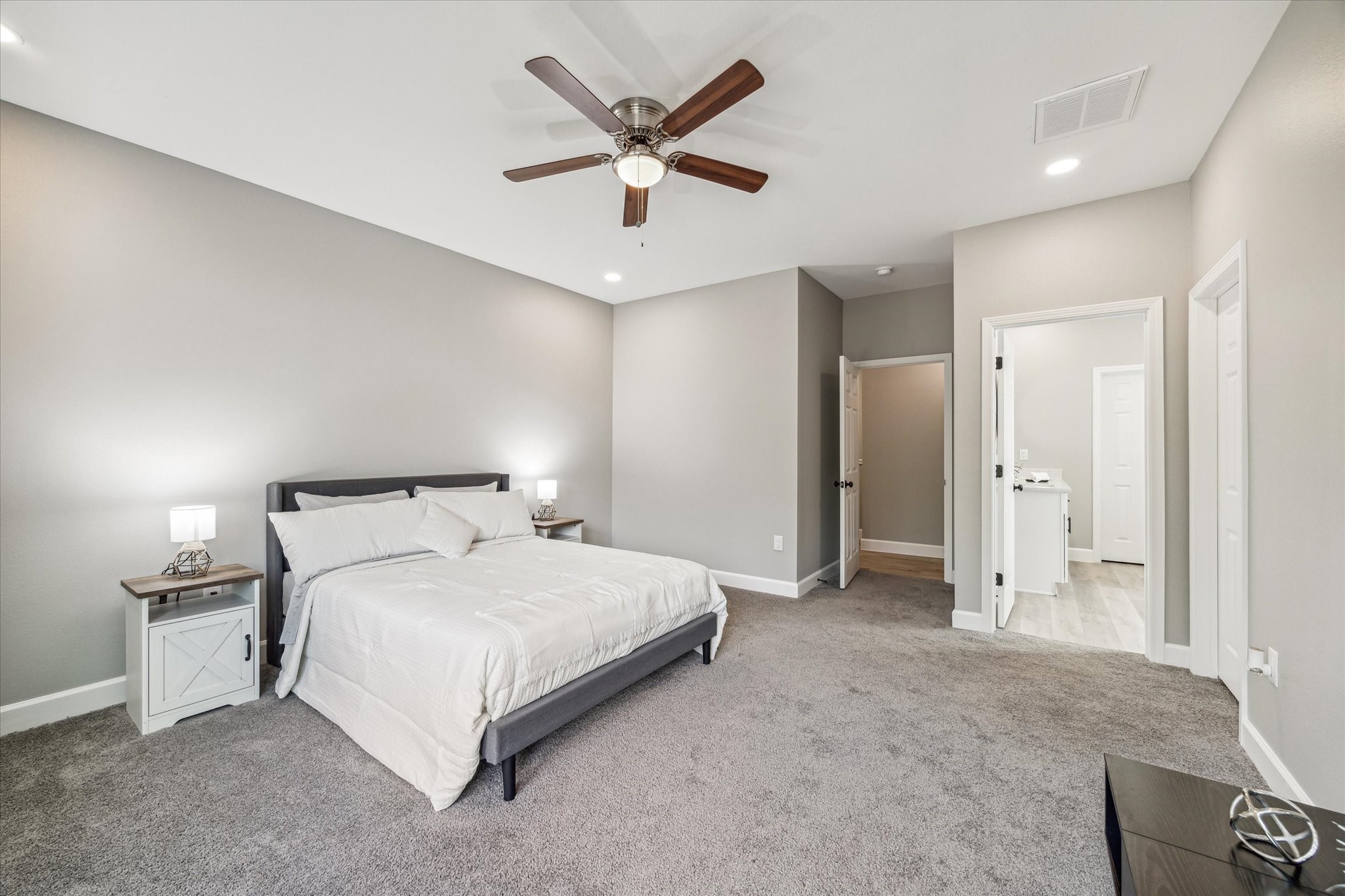 982 Randolph Street A Property Photo 10