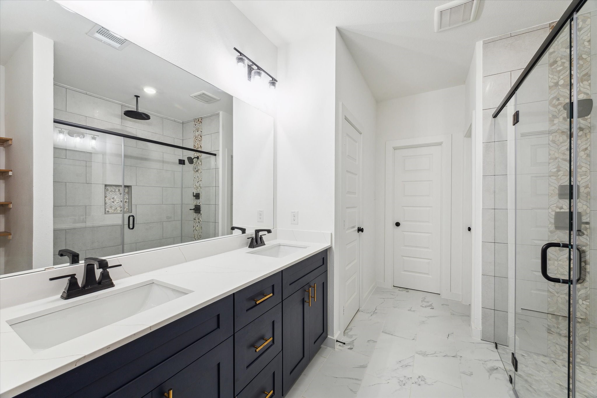 390 Kendall Crest Drive Property Photo 15