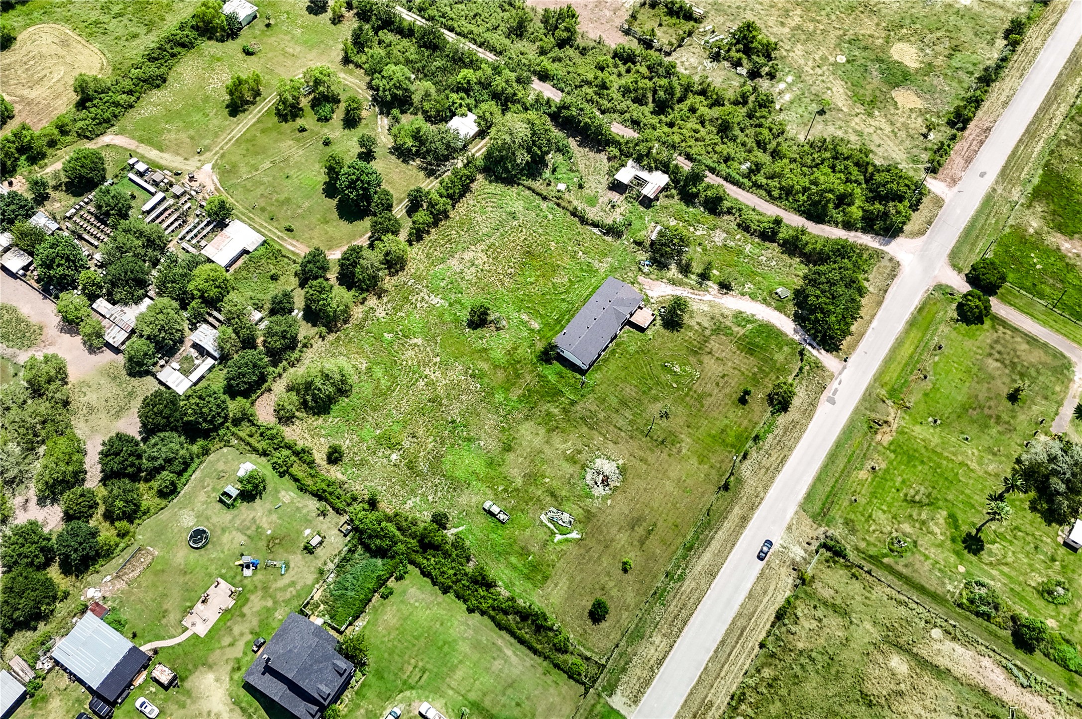 10225 Beard Road Property Photo 6