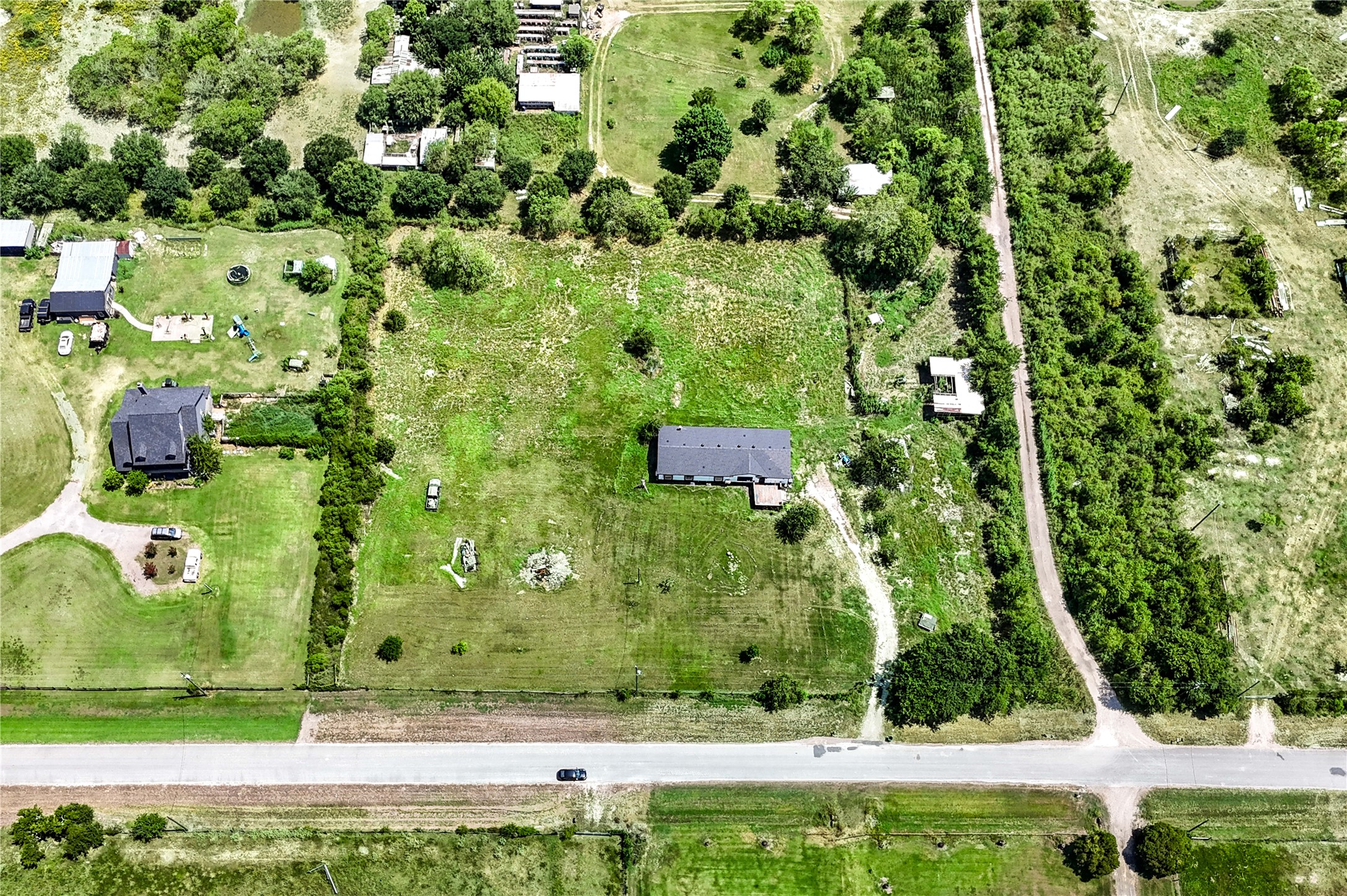 10225 Beard Road Property Photo 8