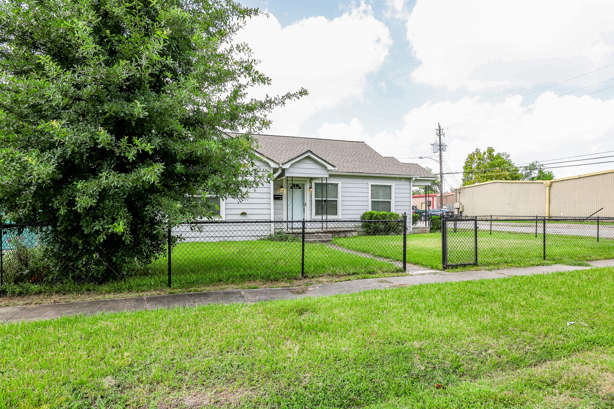 932 Walling St Street Property Photo 1