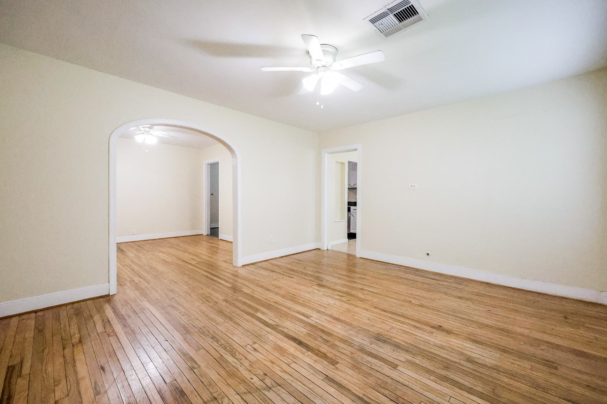 932 Walling St Street Property Photo 5