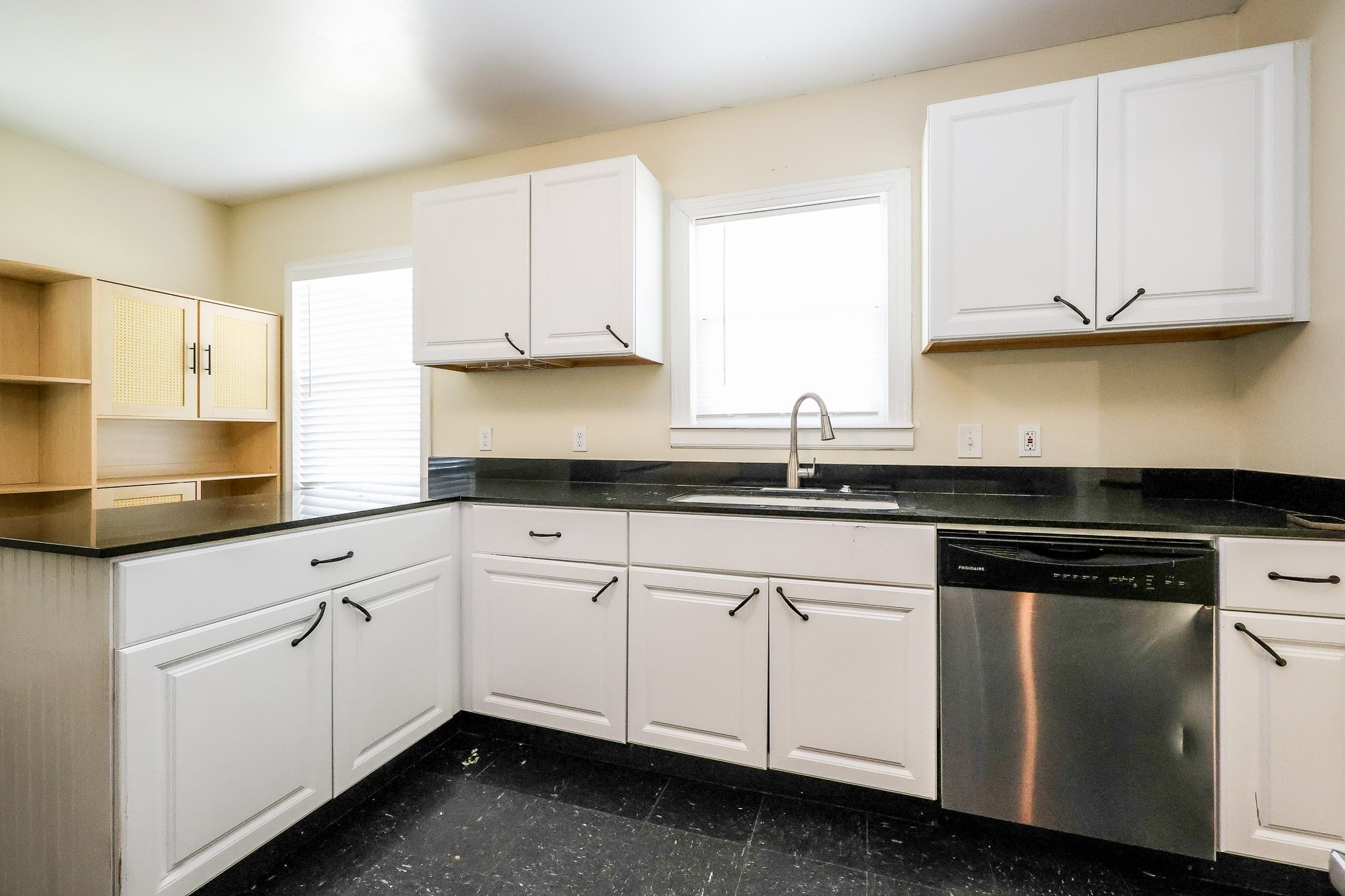 932 Walling St Street Property Photo 12