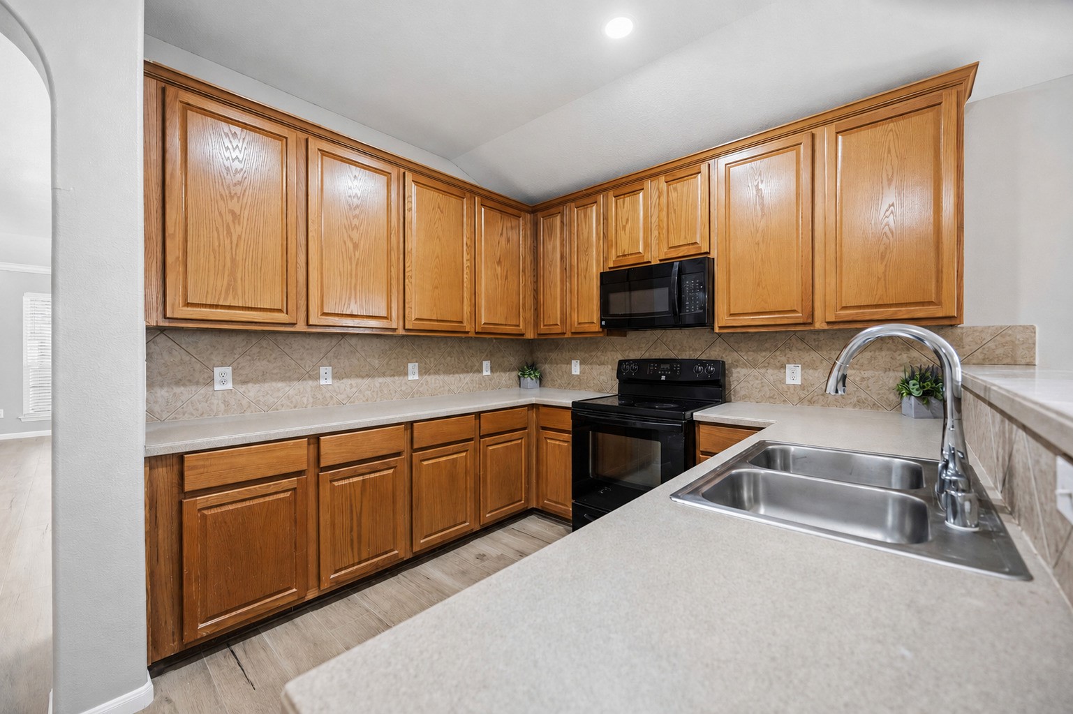 11609 Spill Creek Drive Property Photo 7