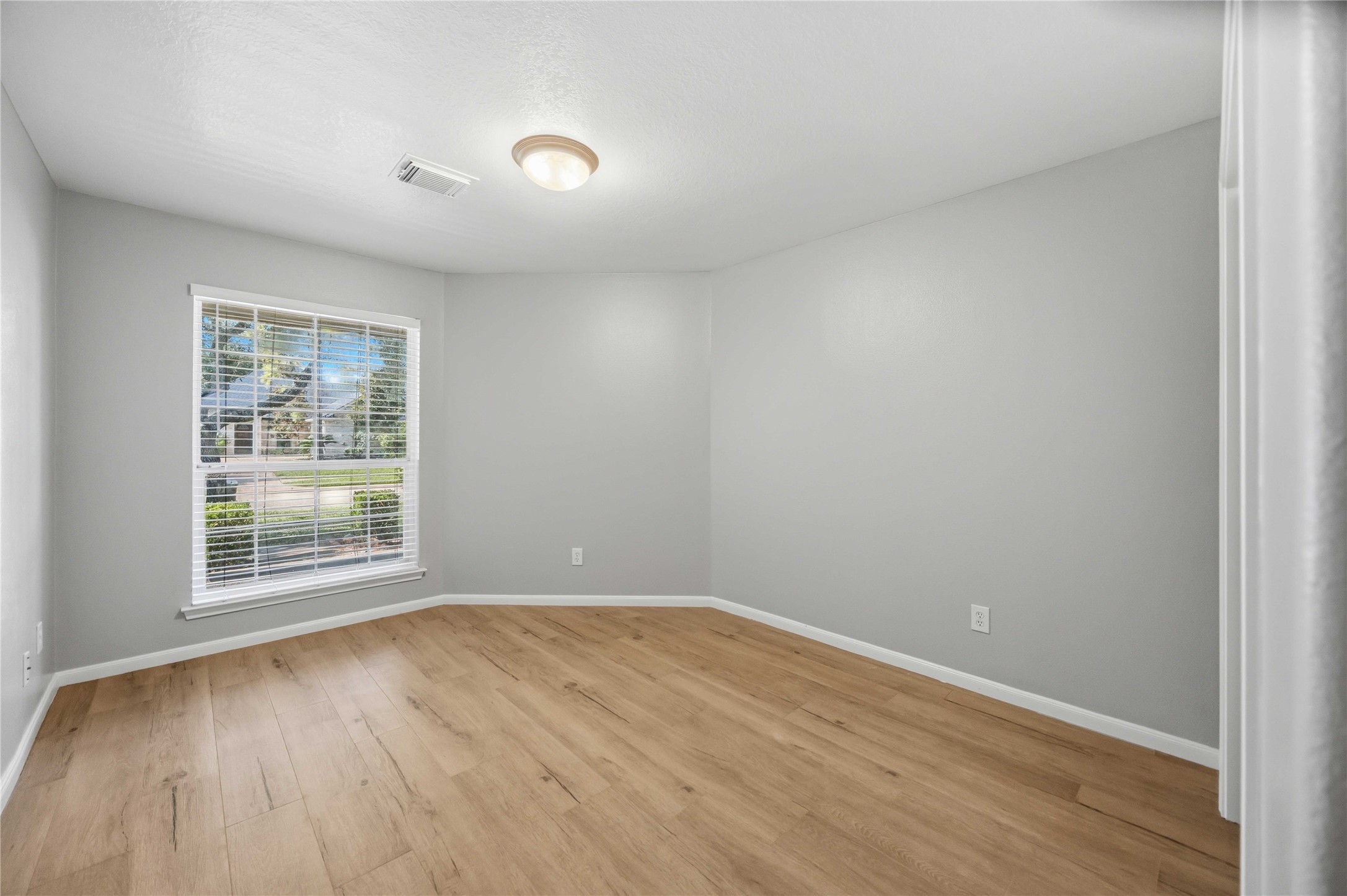 11609 Spill Creek Drive Property Photo 8