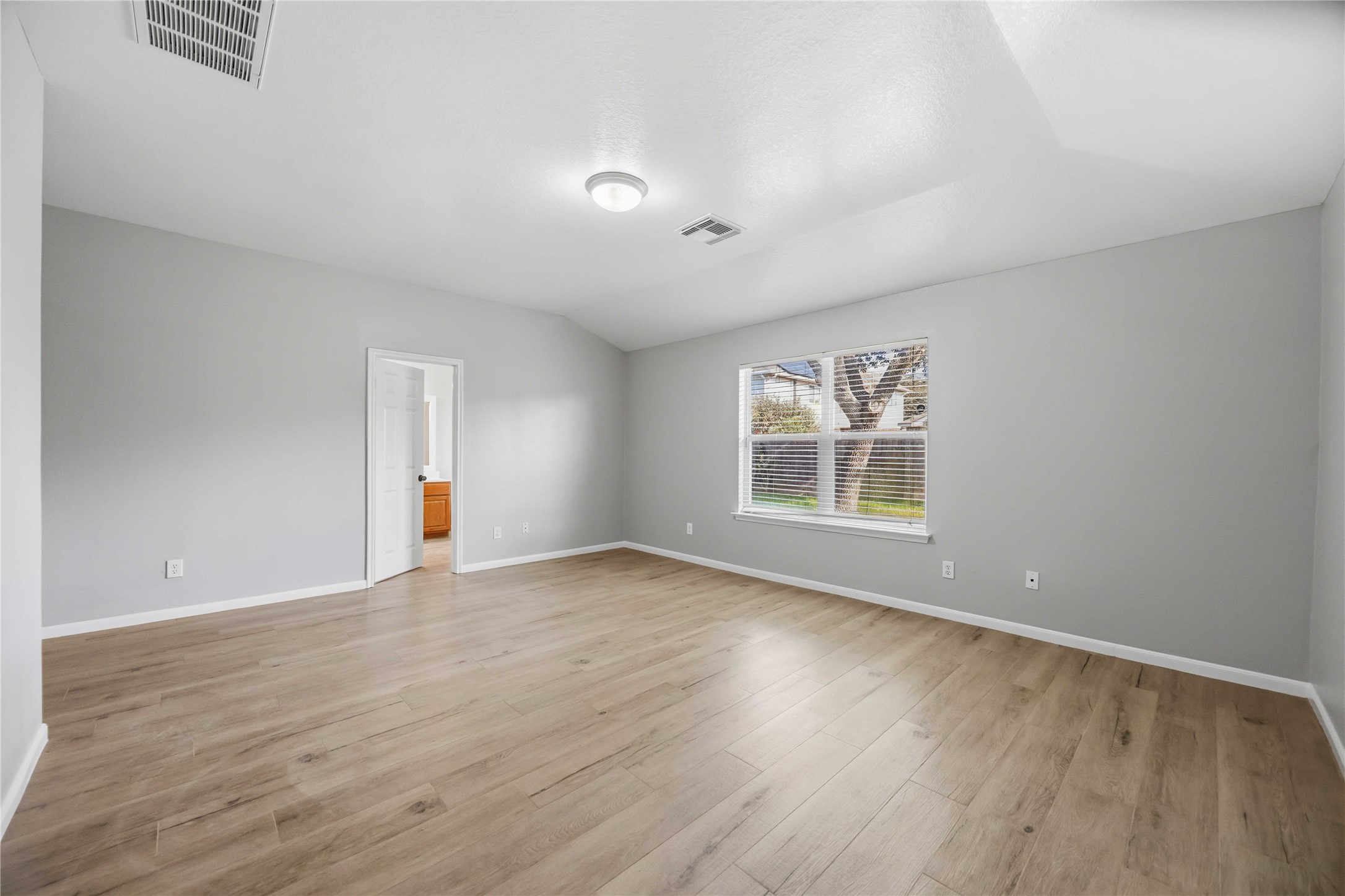 11609 Spill Creek Drive Property Photo 10