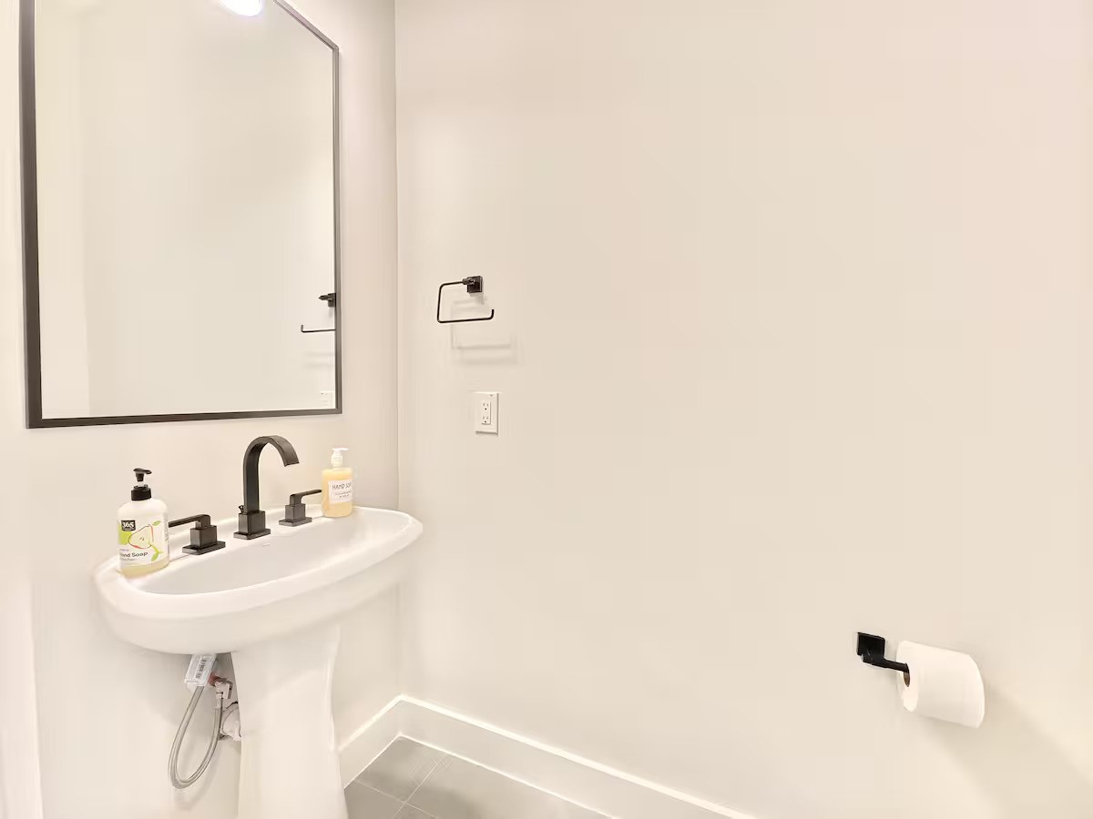 1606 Malvern Street Property Photo 31