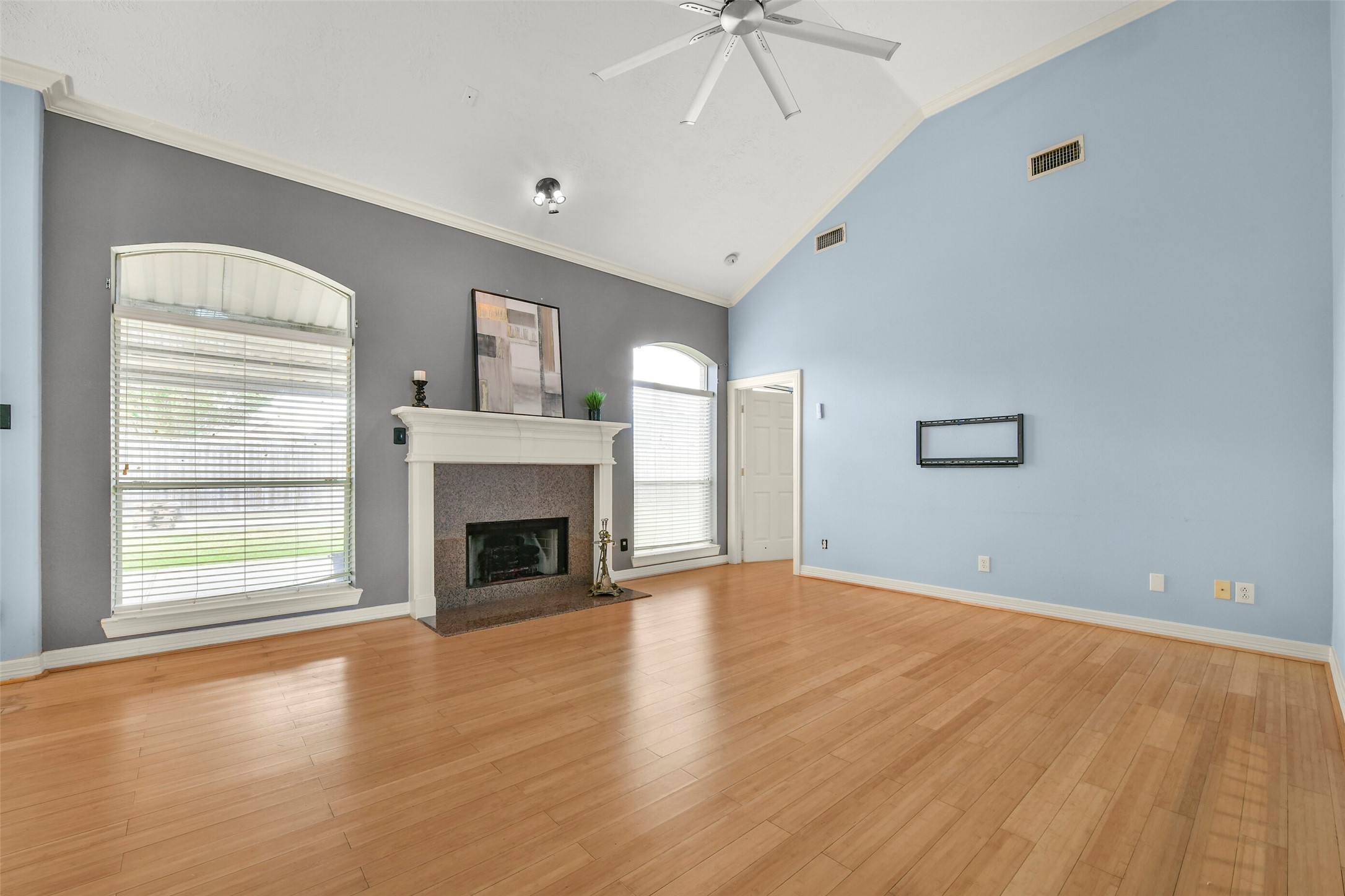11003 Pinewood Court Property Photo 3