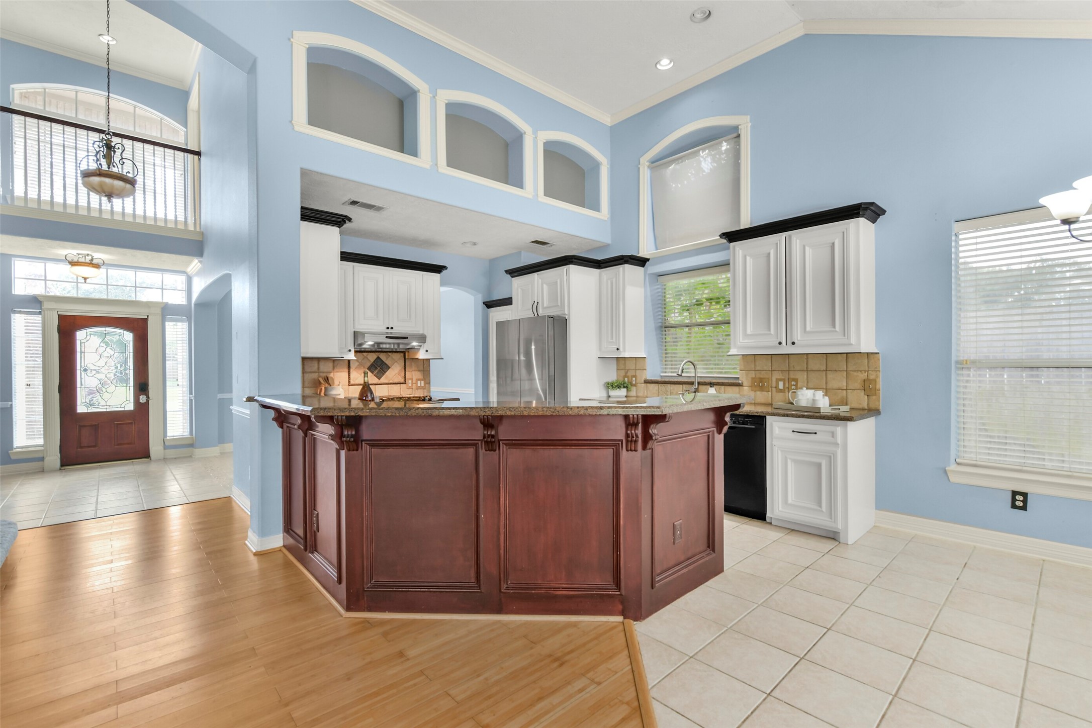 11003 Pinewood Court Property Photo 5