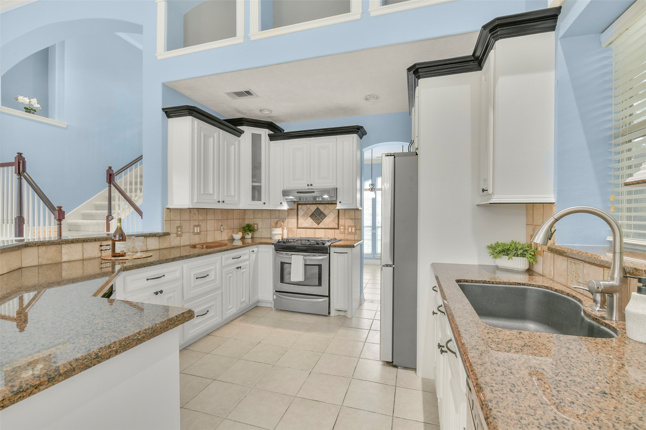 11003 Pinewood Court Property Photo 6