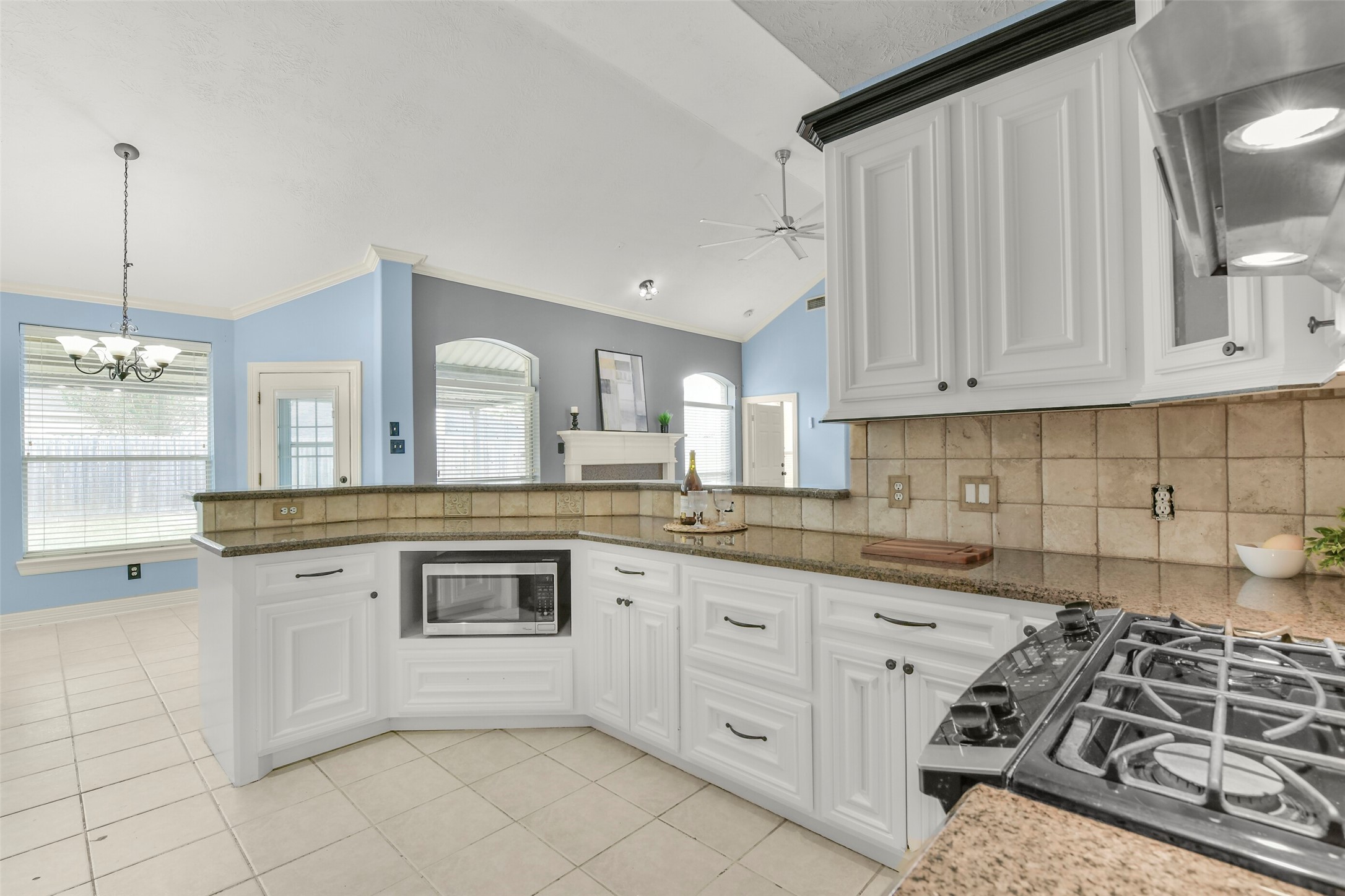 11003 Pinewood Court Property Photo 8