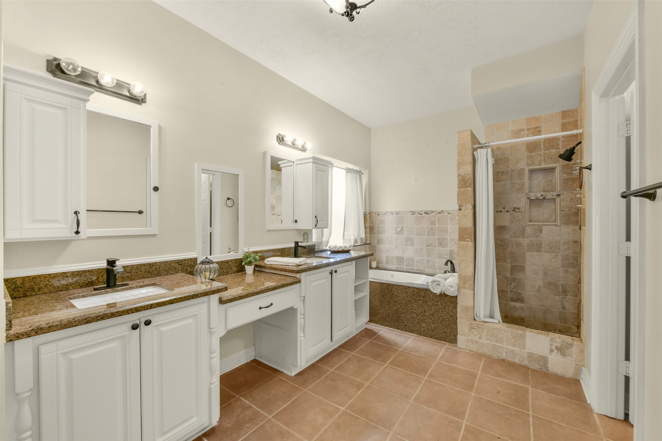 11003 Pinewood Court Property Photo 16