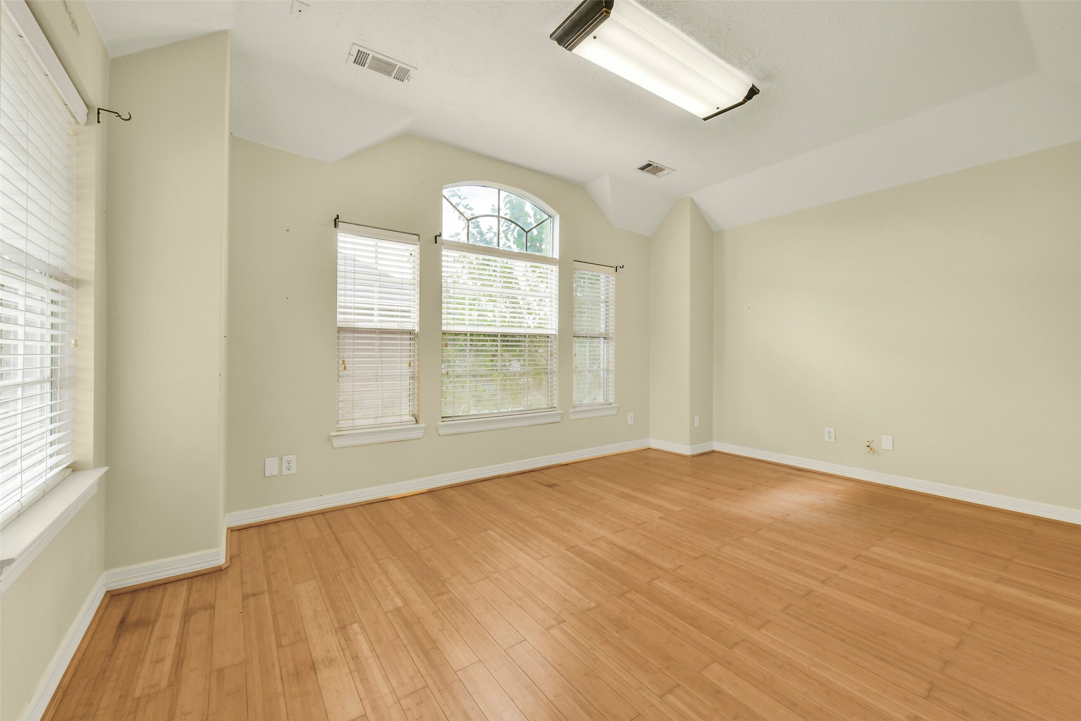 11003 Pinewood Court Property Photo 21