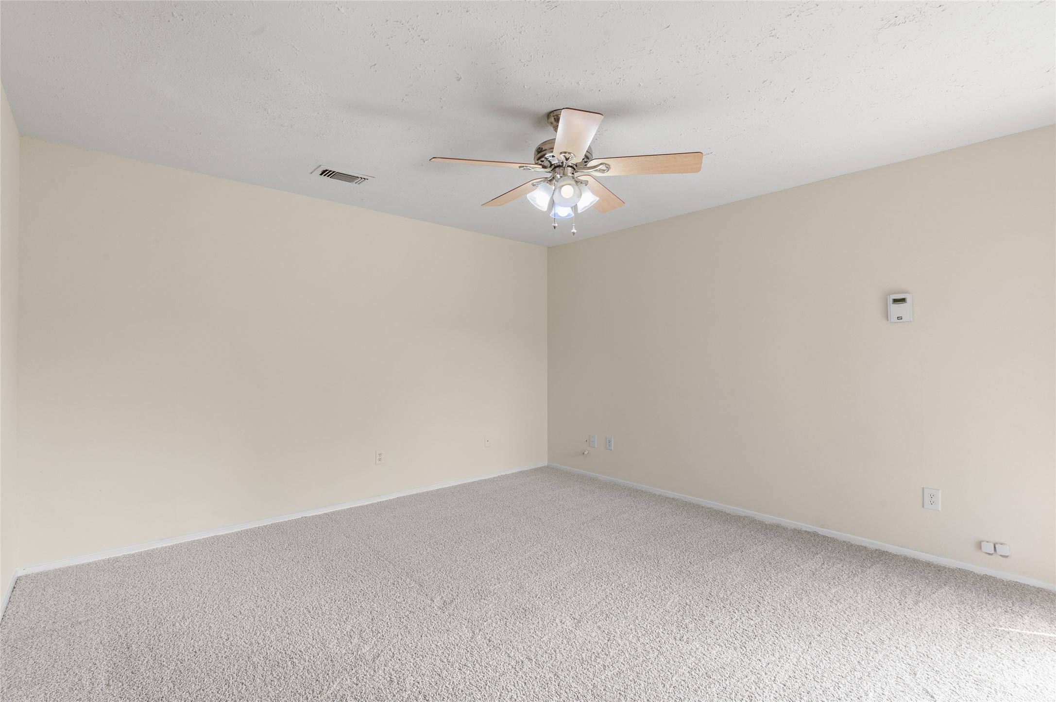 20035 Dawn Mist Drive Property Photo 6