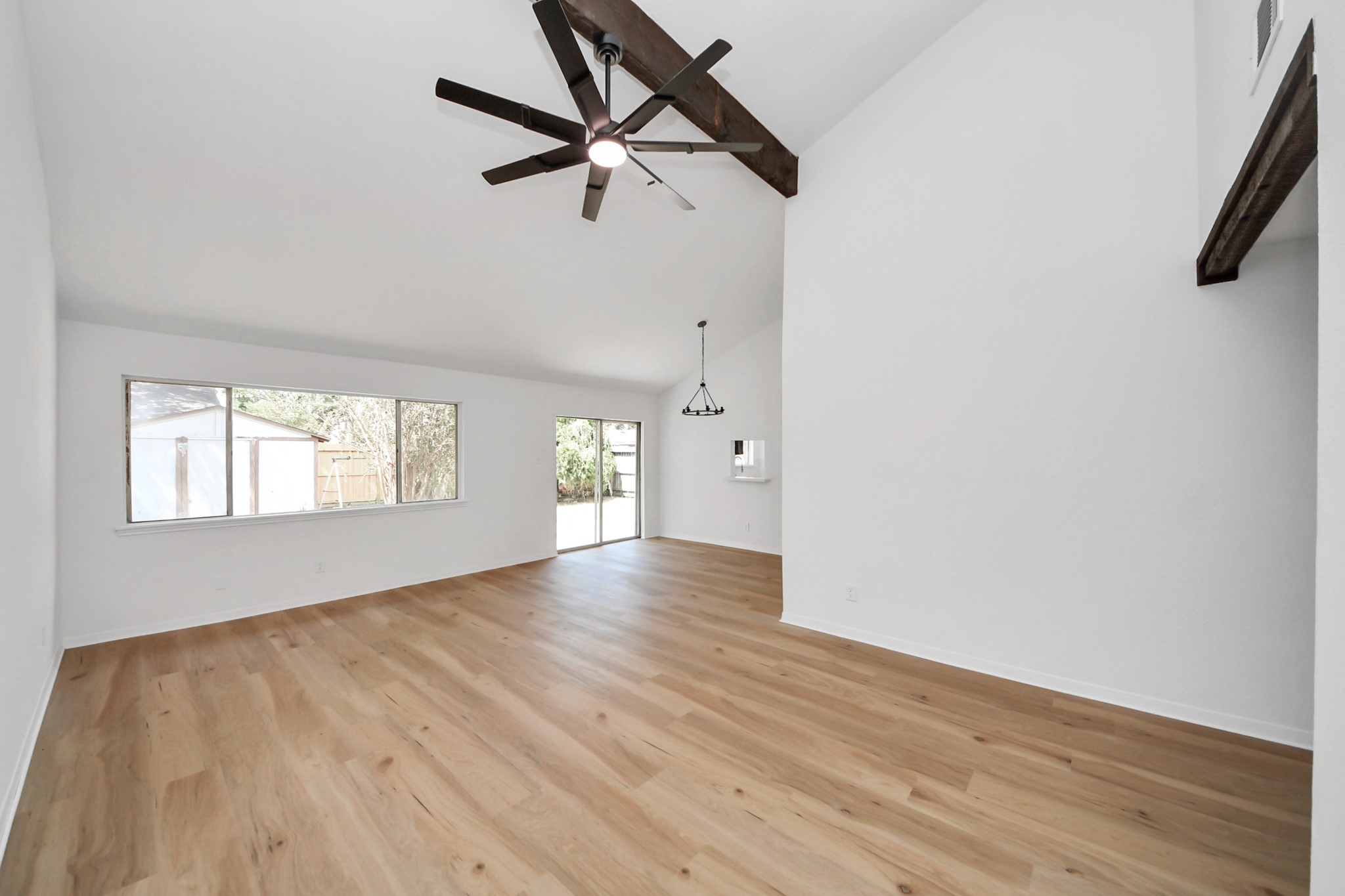 16427 Hickory Knoll Drive Property Photo 9