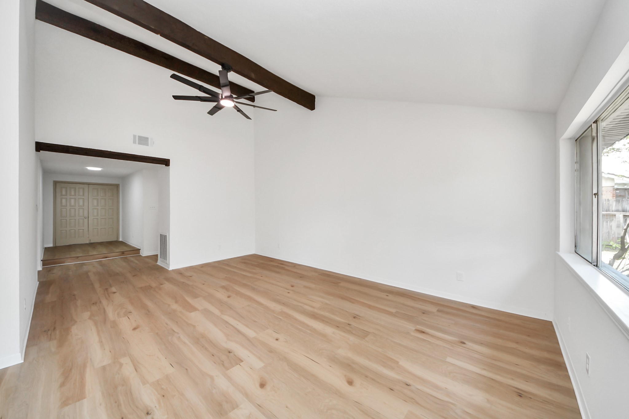 16427 Hickory Knoll Drive Property Photo 11