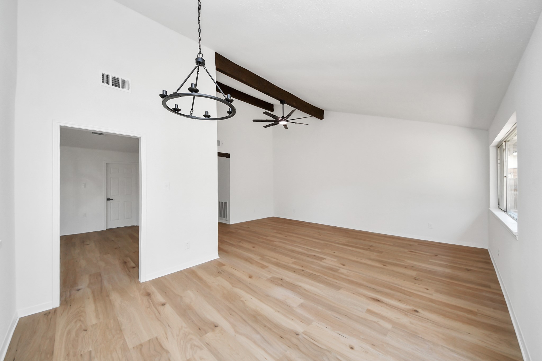 16427 Hickory Knoll Drive Property Photo 14