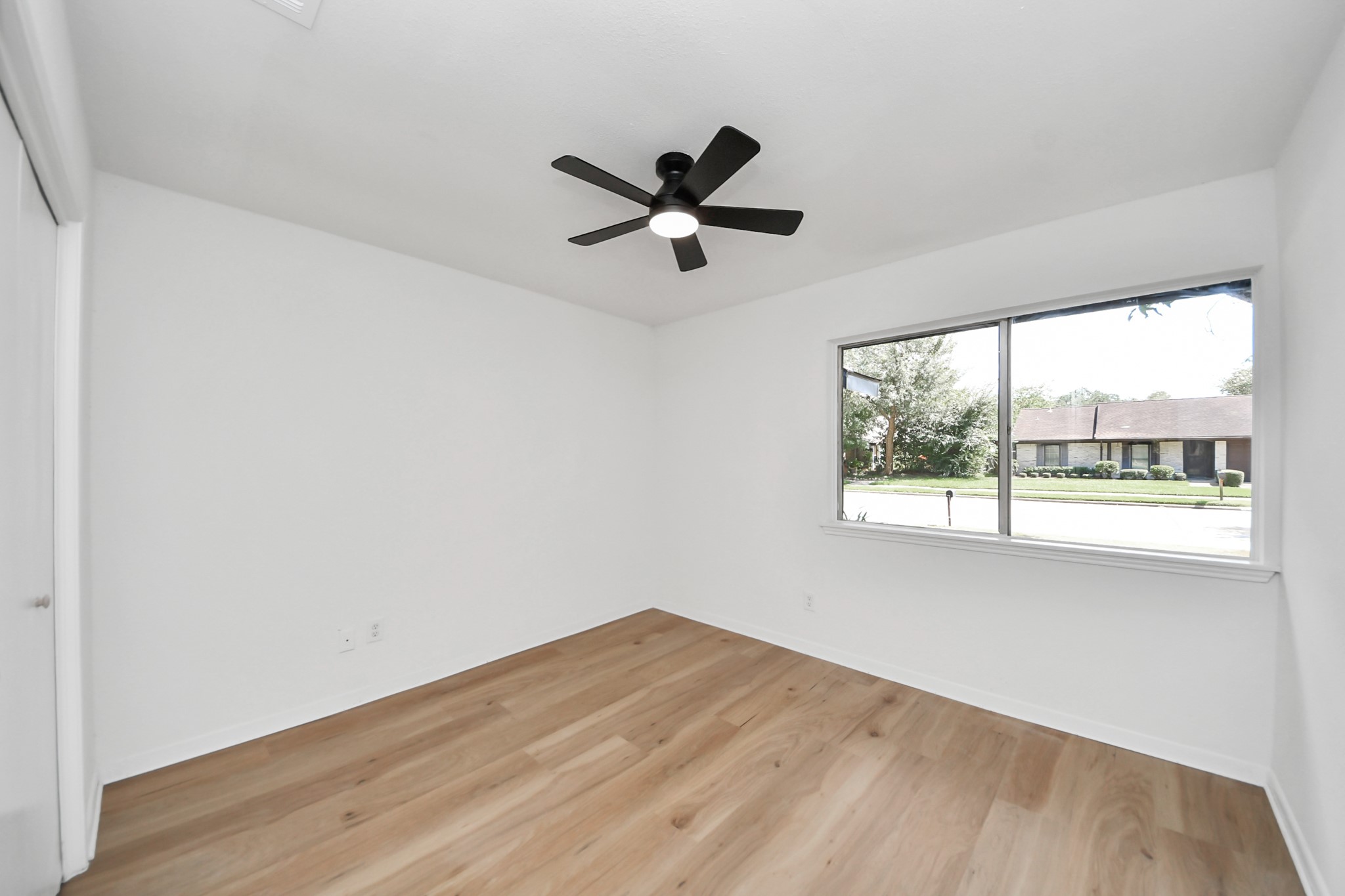 16427 Hickory Knoll Drive Property Photo 33