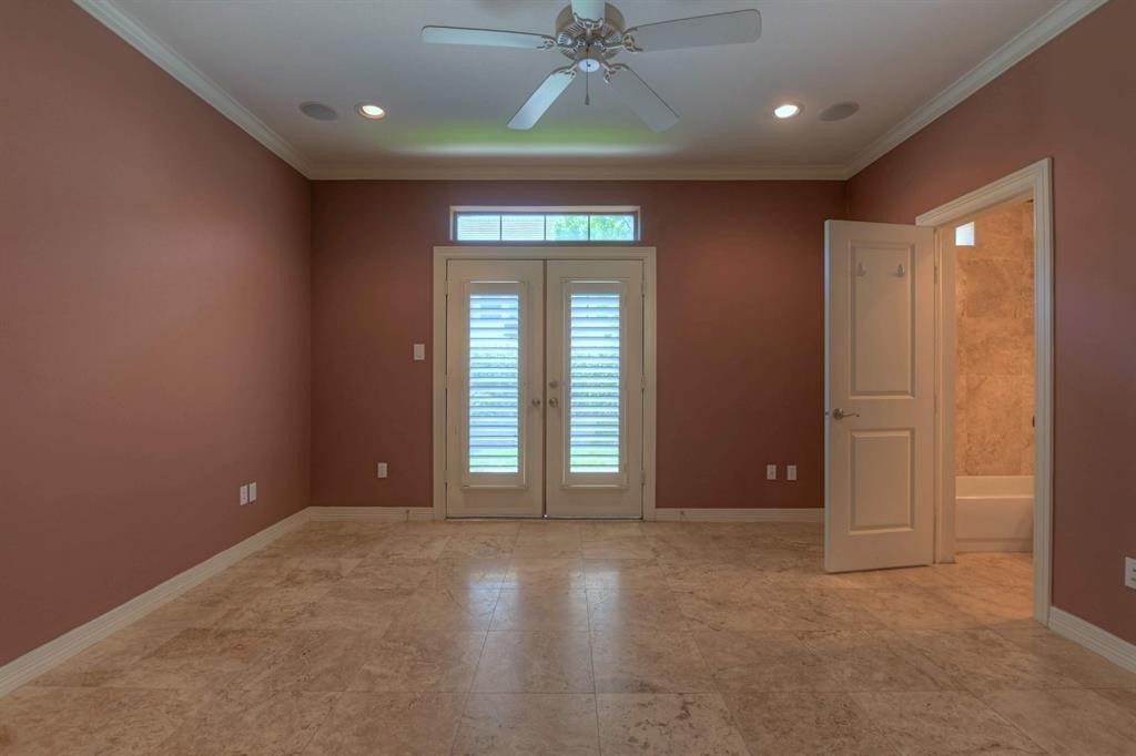 2406 Wroxton Road Property Photo 9