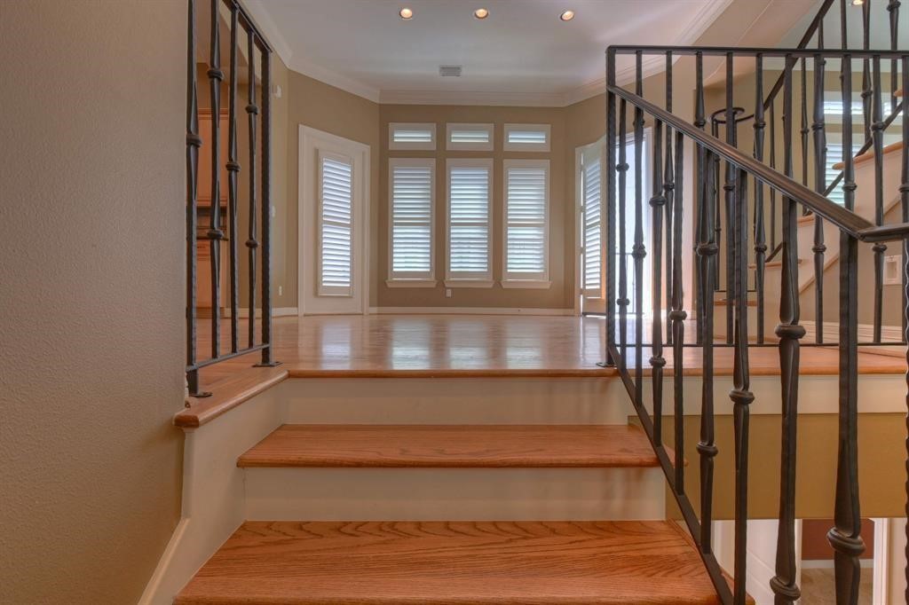 2406 Wroxton Road Property Photo 12