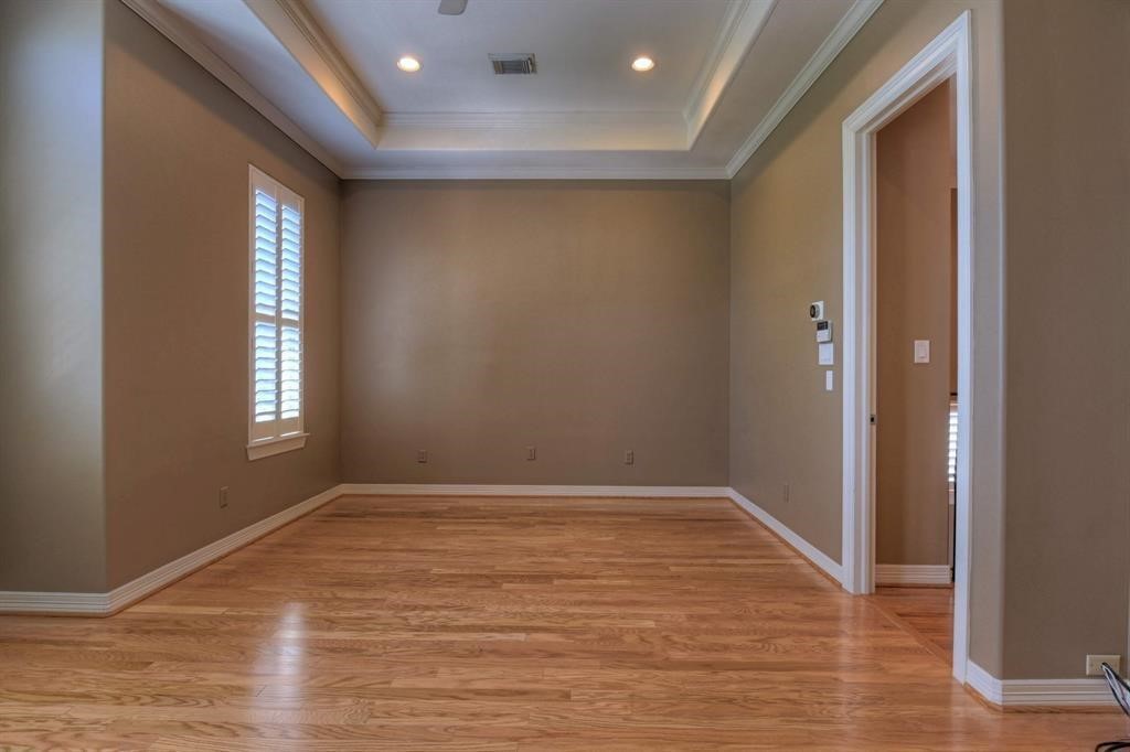 2406 Wroxton Road Property Photo 23