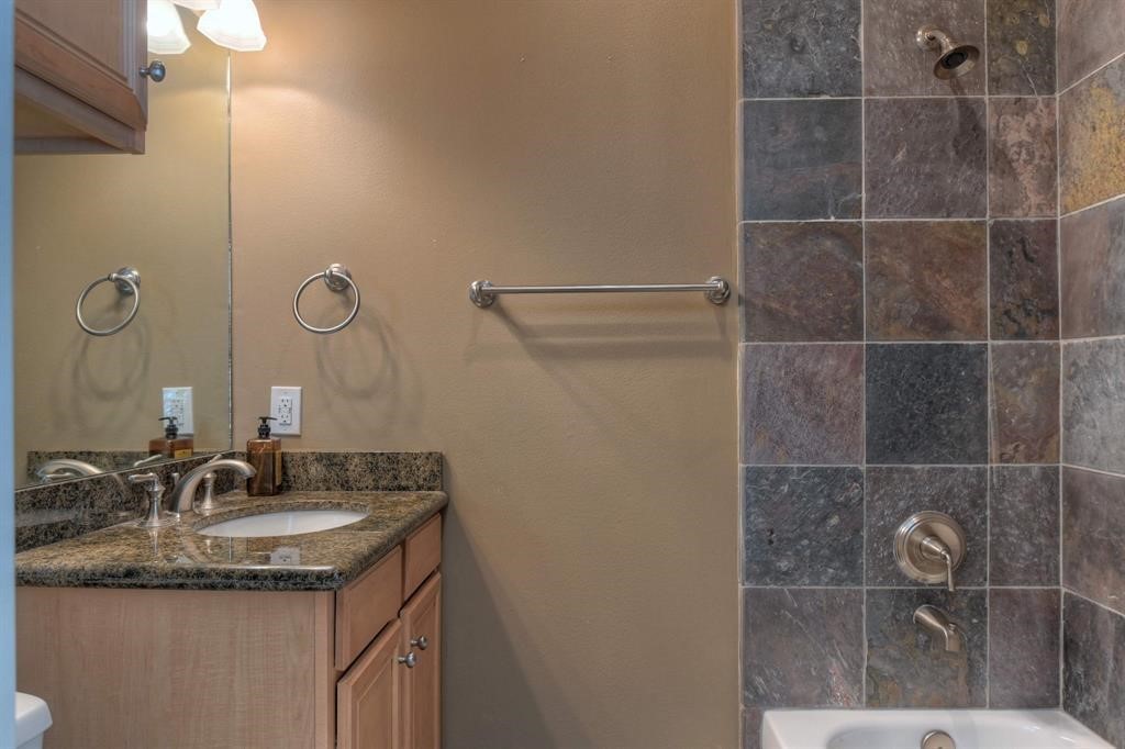 2406 Wroxton Road Property Photo 25