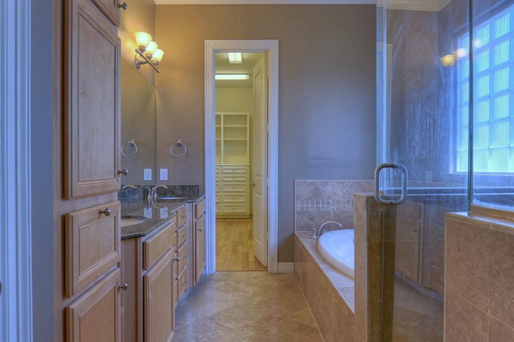2406 Wroxton Road Property Photo 27