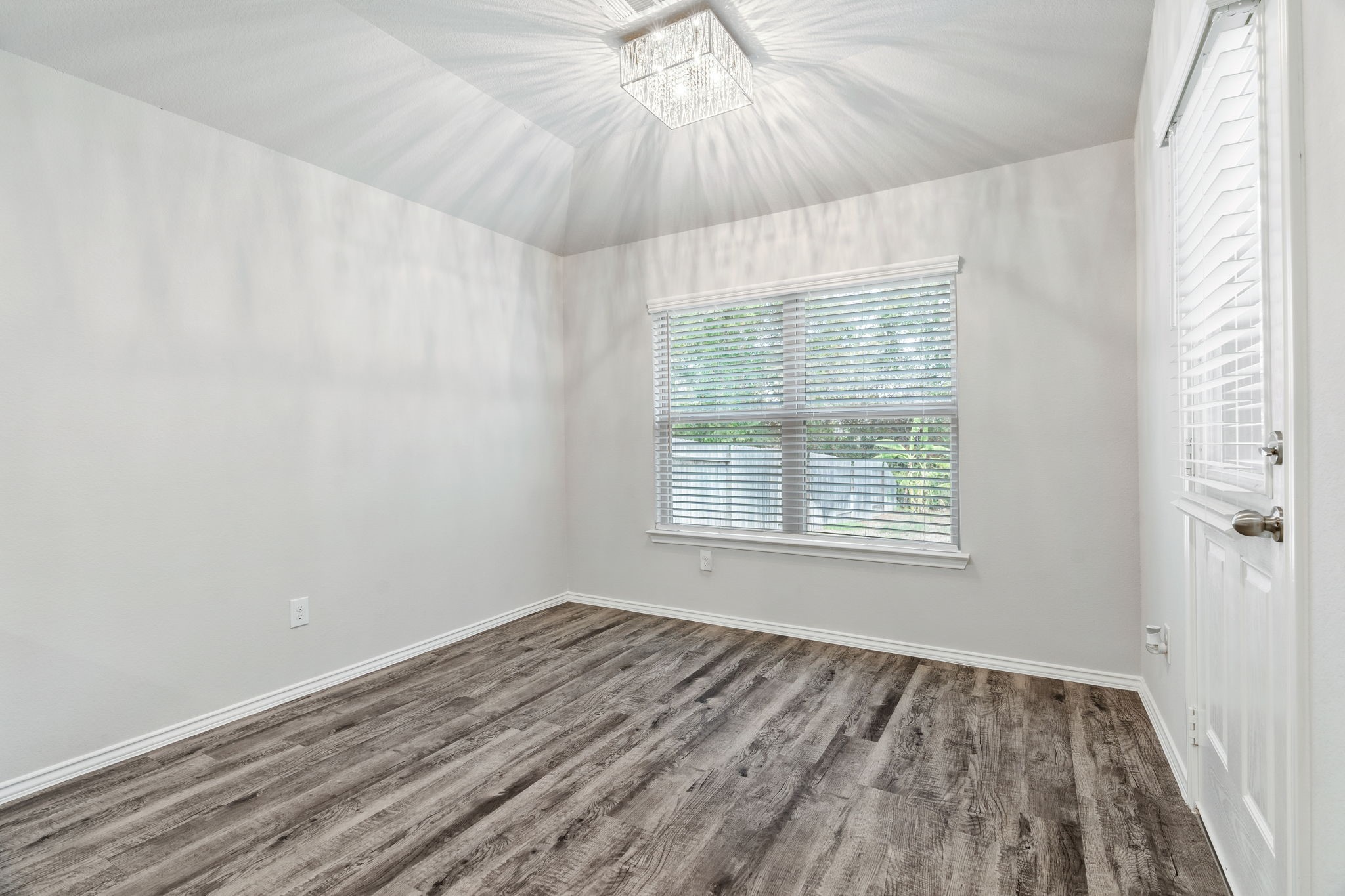 135 Courageous Side Way Property Photo 12